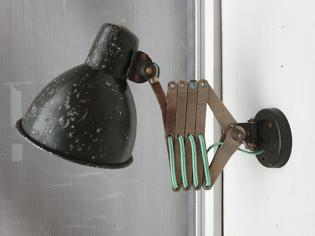 Accordion lamp 1950 push button on base