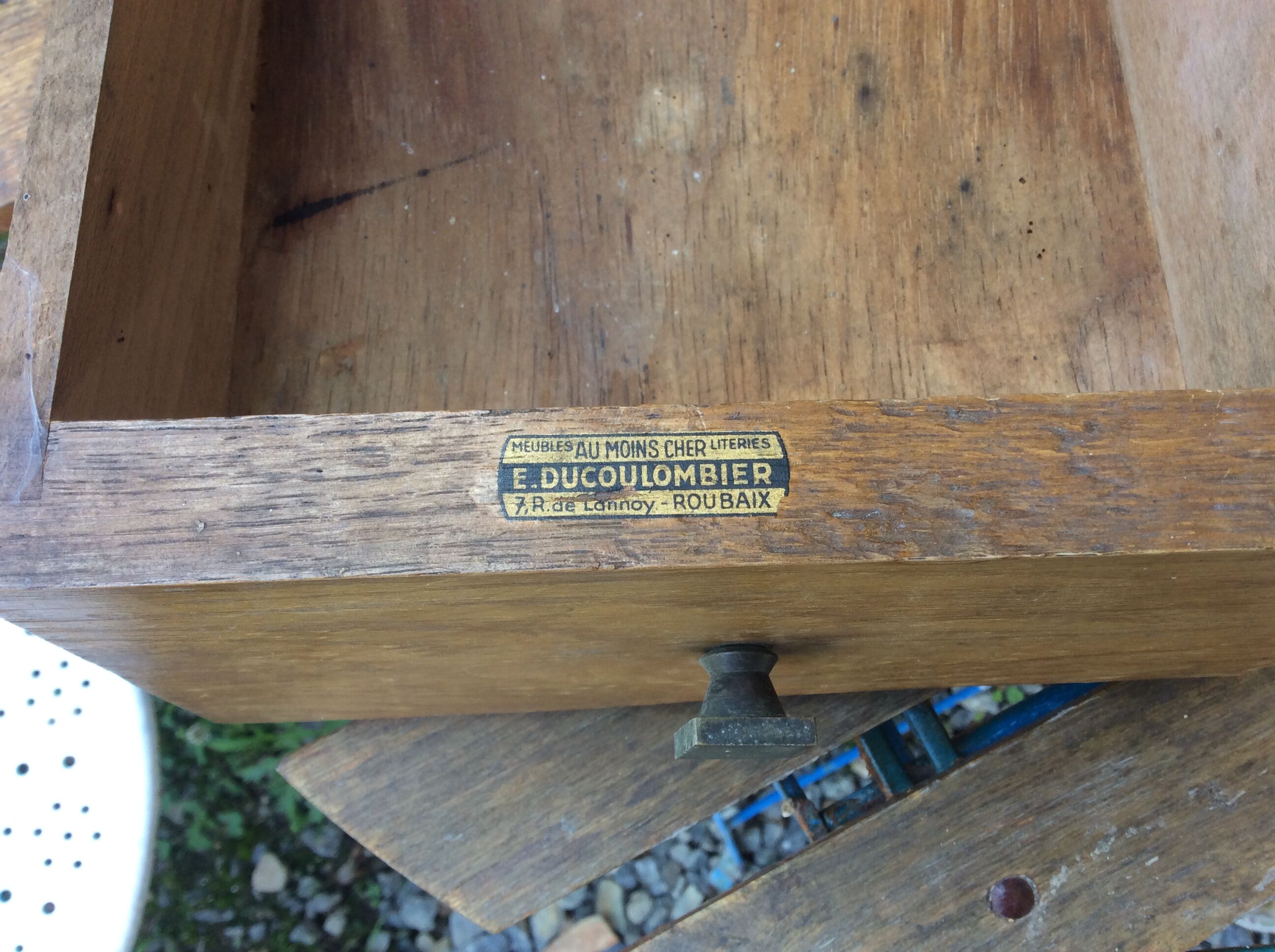 Rococo vintage hairdresser in oak marble top