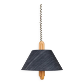 Lustre de milieu de siècle Temde avec abat-jour en soie noir charbon et colonne centrale en bois.