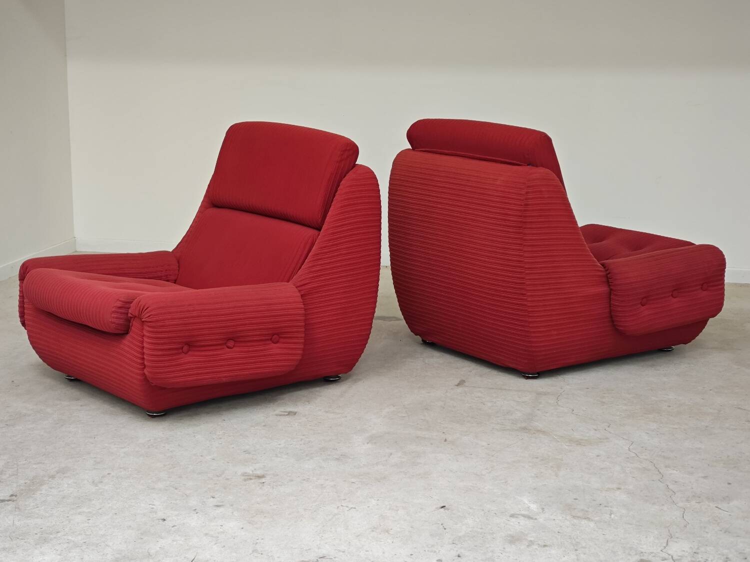 Paire de fauteuils rouge Atlantis Space Age République Tchèque 1970
