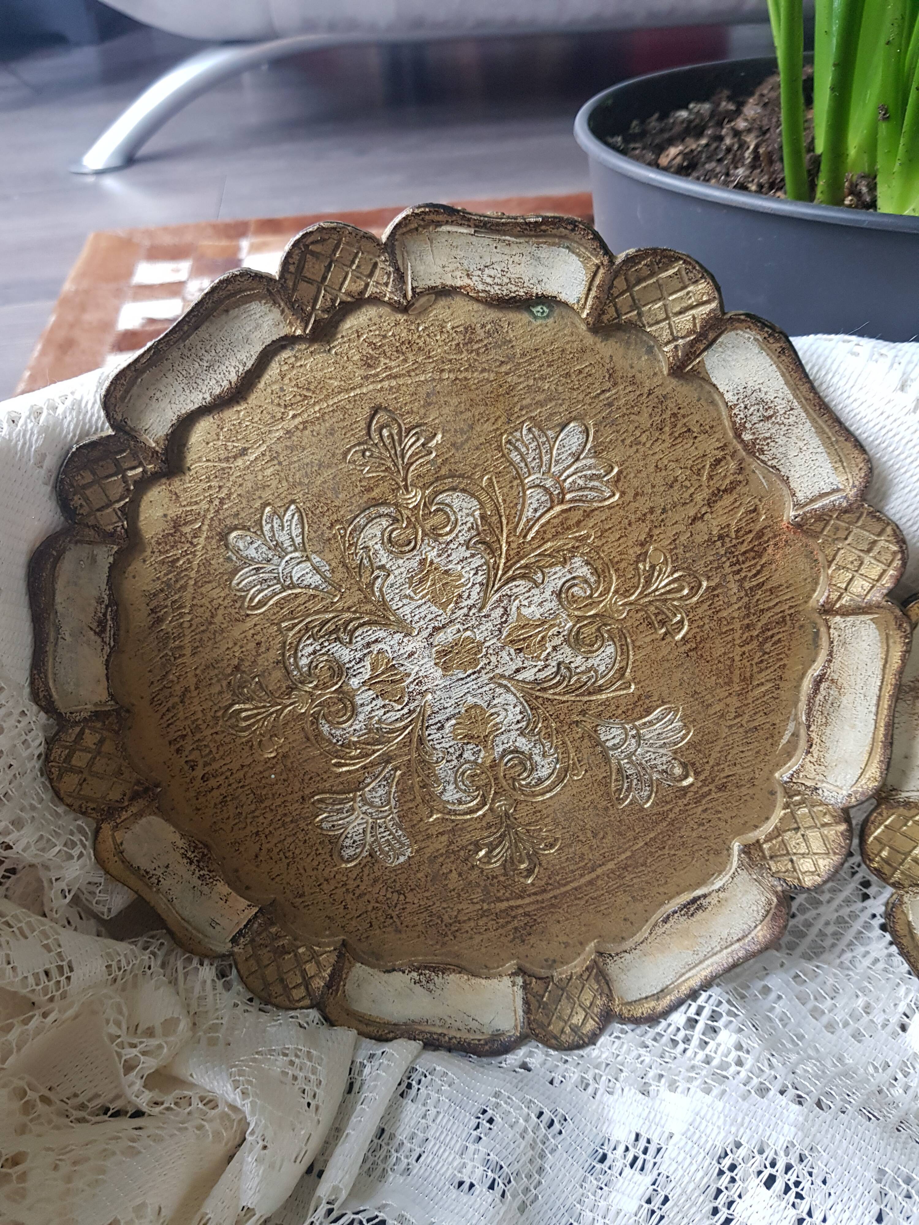 Duo de plateaux florentins en bois