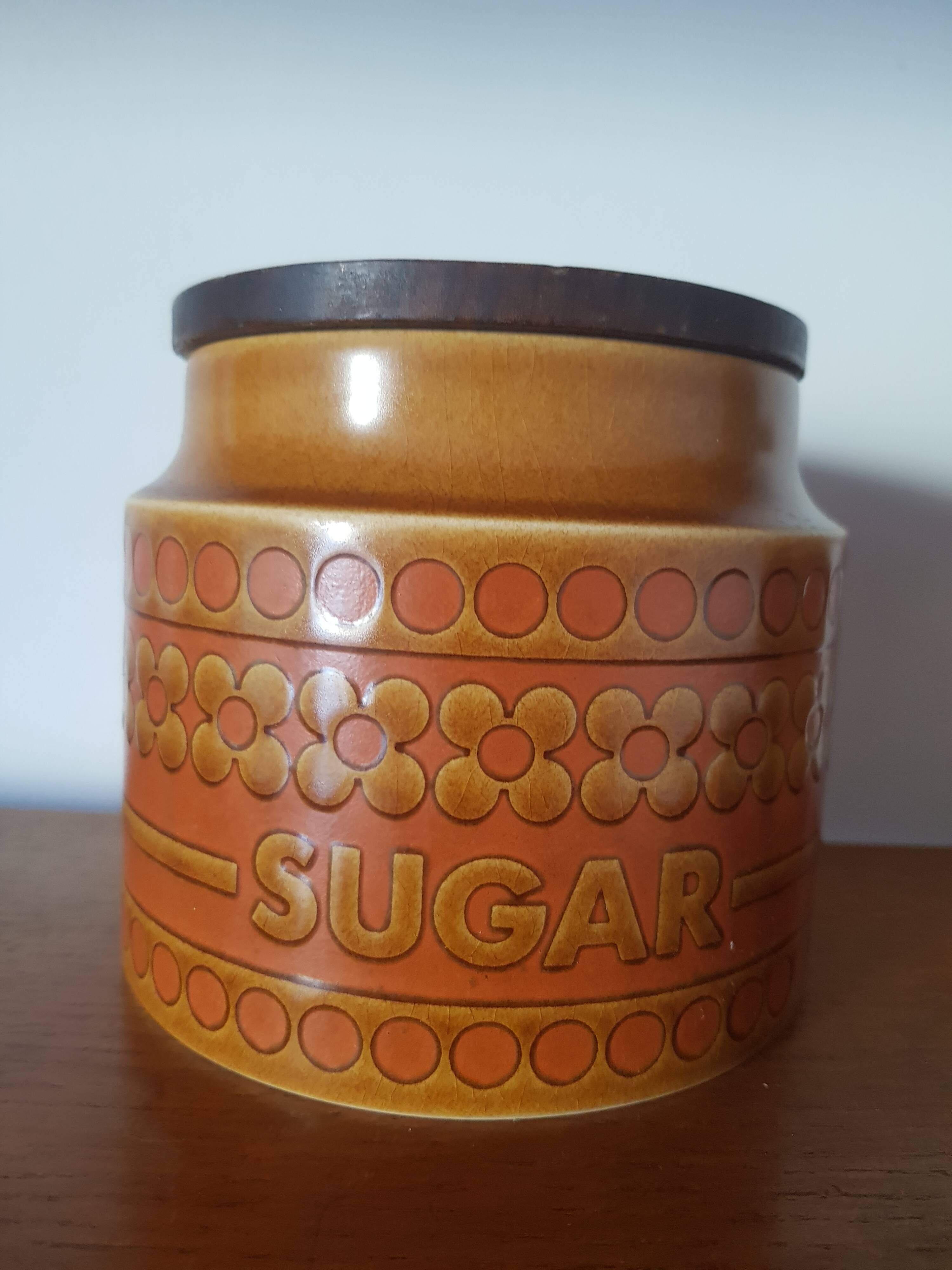 Set of 2 vintage pots with lids