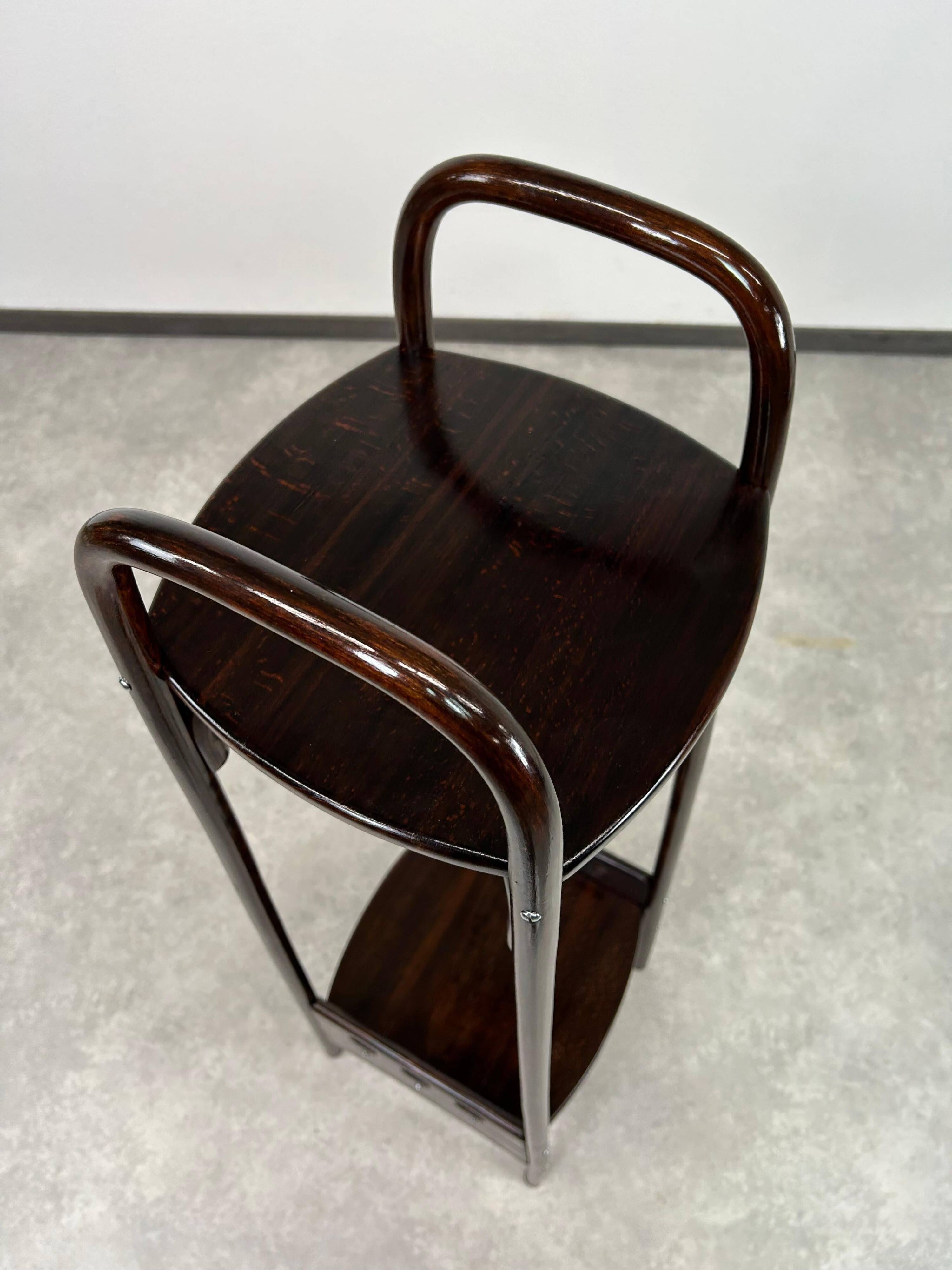 Curved wooden plant stand no. 9521 by Josef Hoffmann for Thonet
