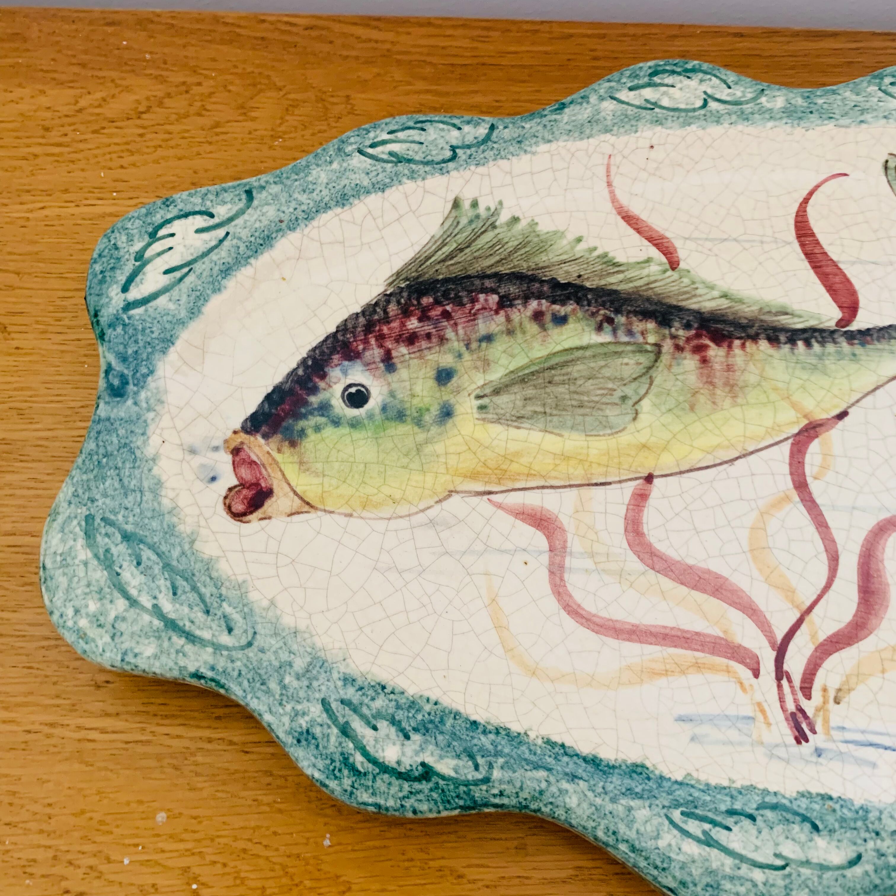 Fish-decorated service