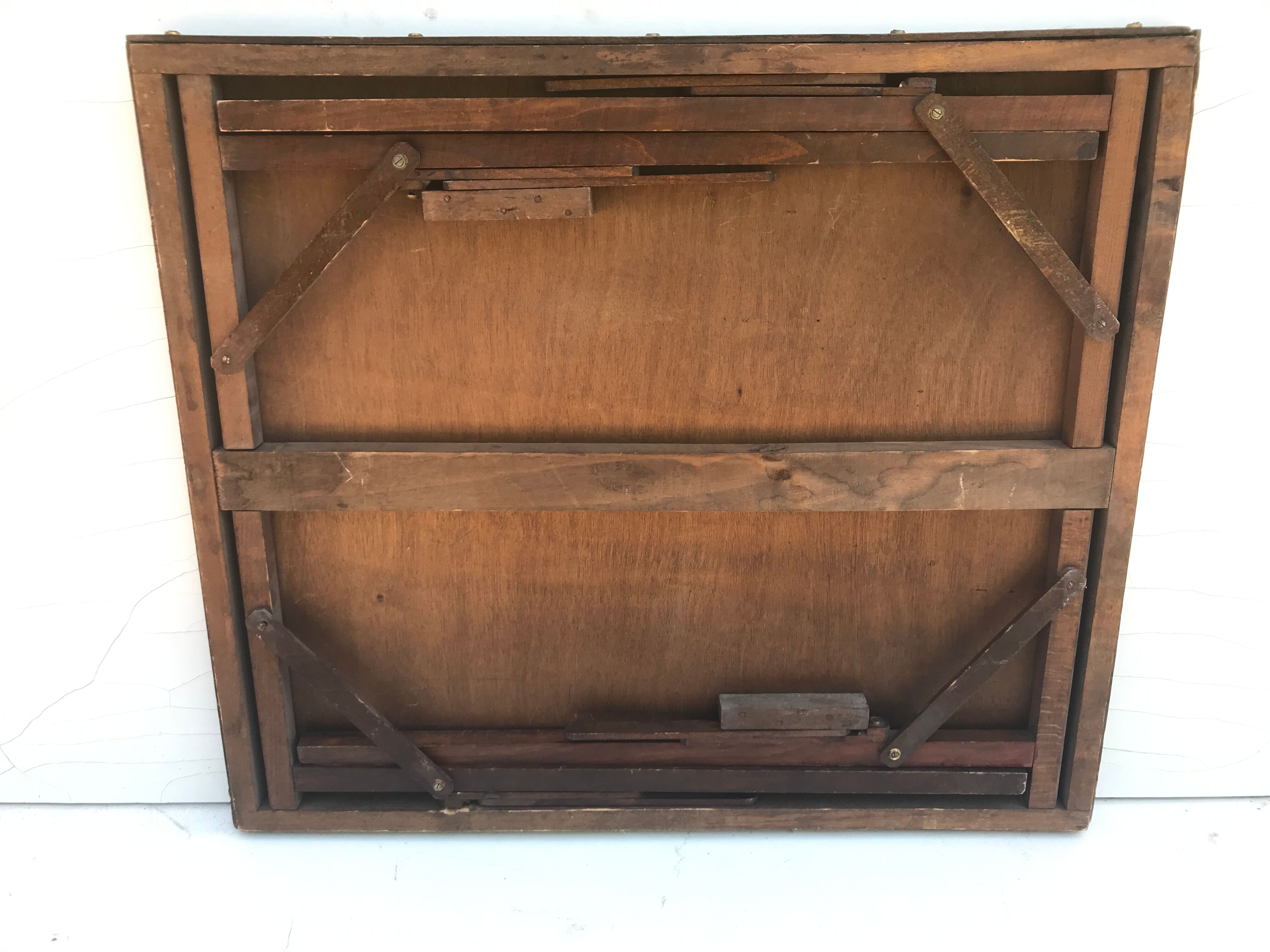 Ancienne table à jeu pliante et son plateau en feutrine verte vintage