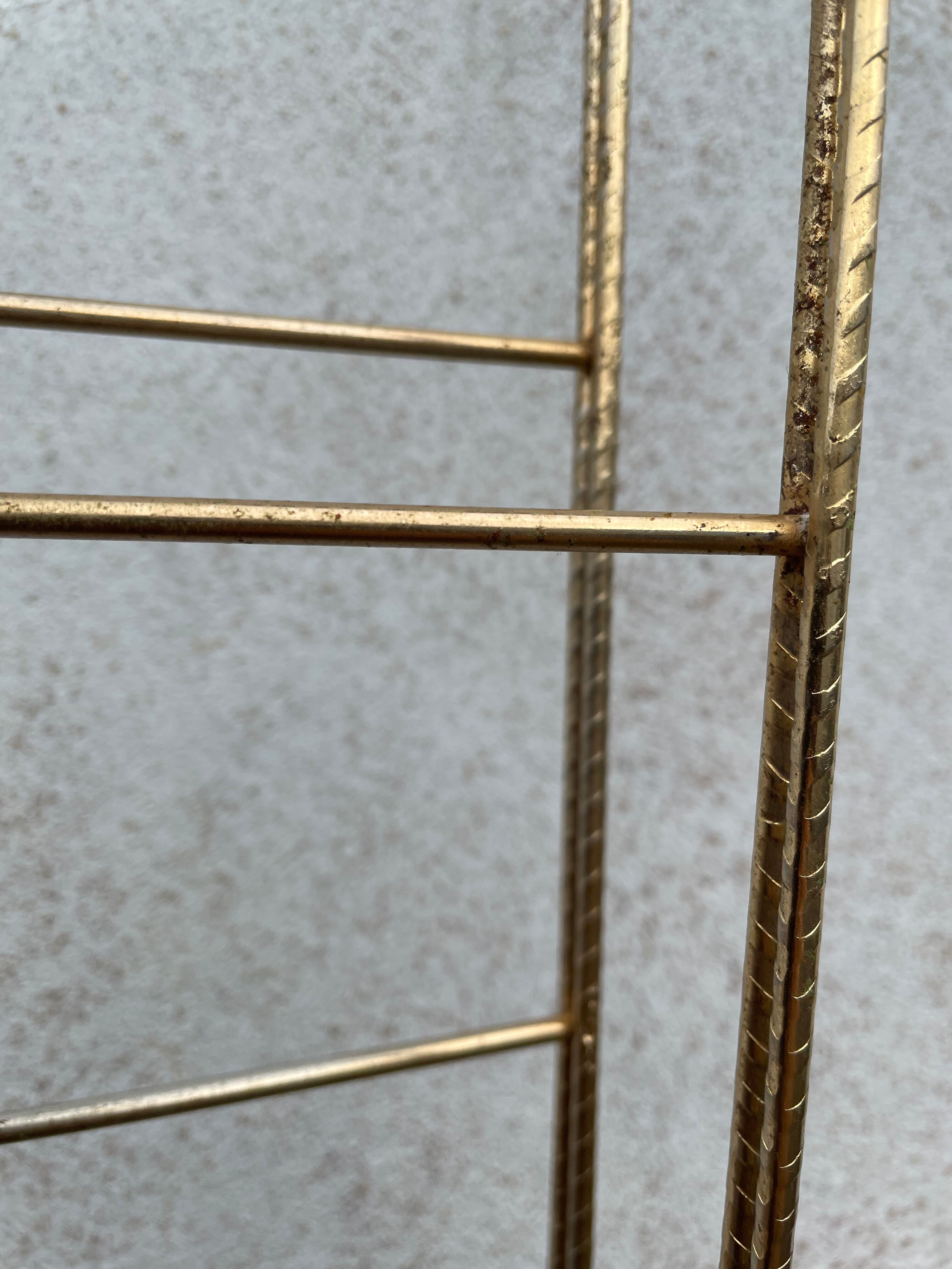 Wall shelf 60s tomado style