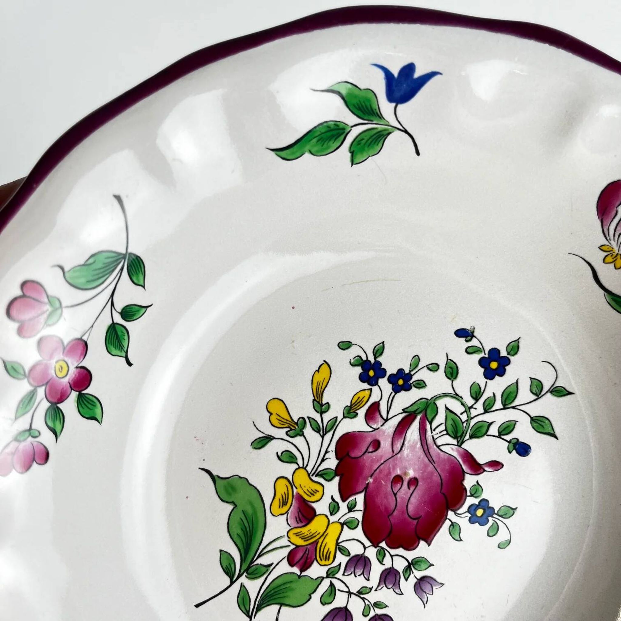 Set of 6 bowls, Réverbère model by KG Lunéville, tulip and rose pattern.