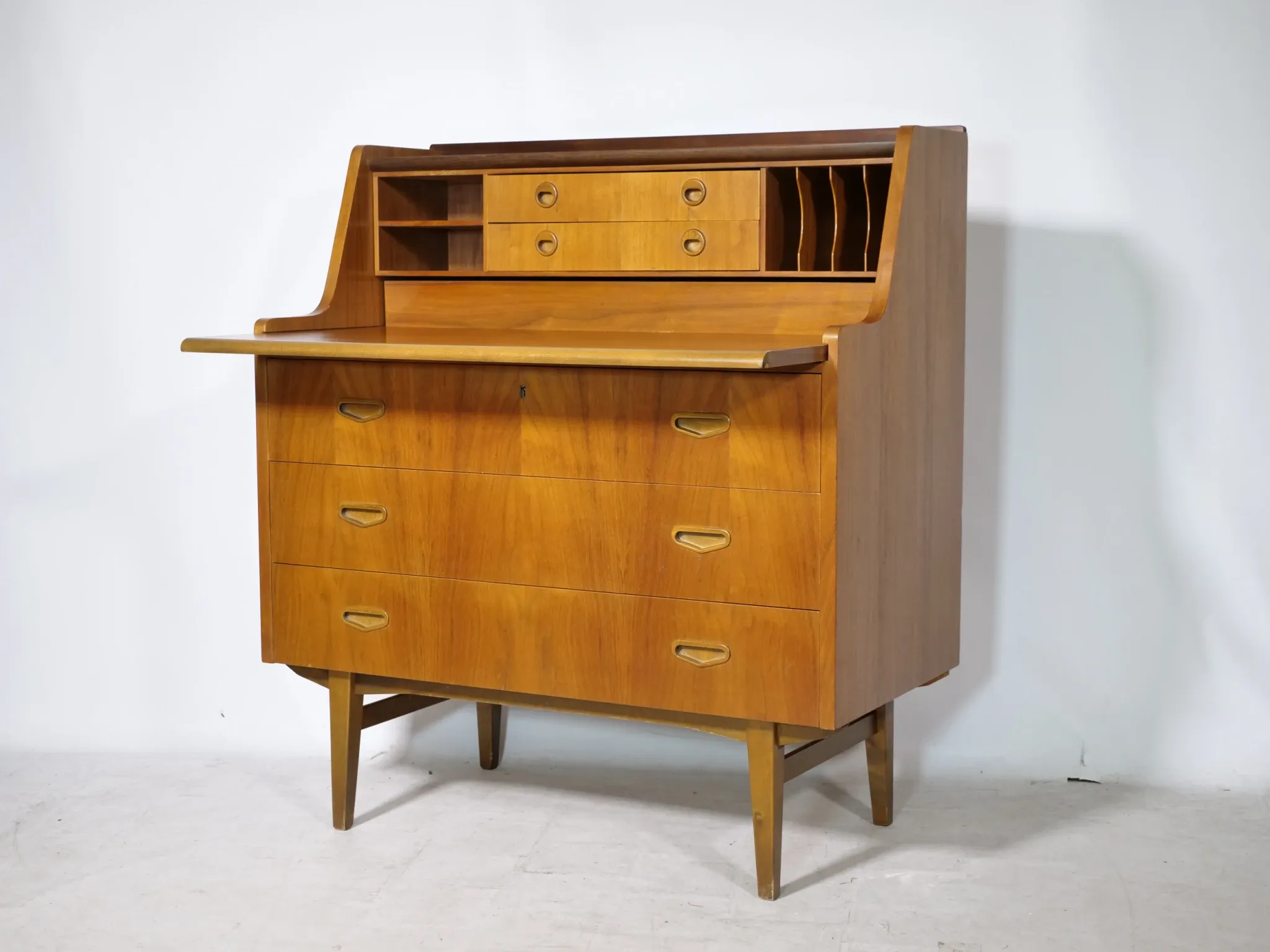 Bureau secrétaire danois en teck, années 1960