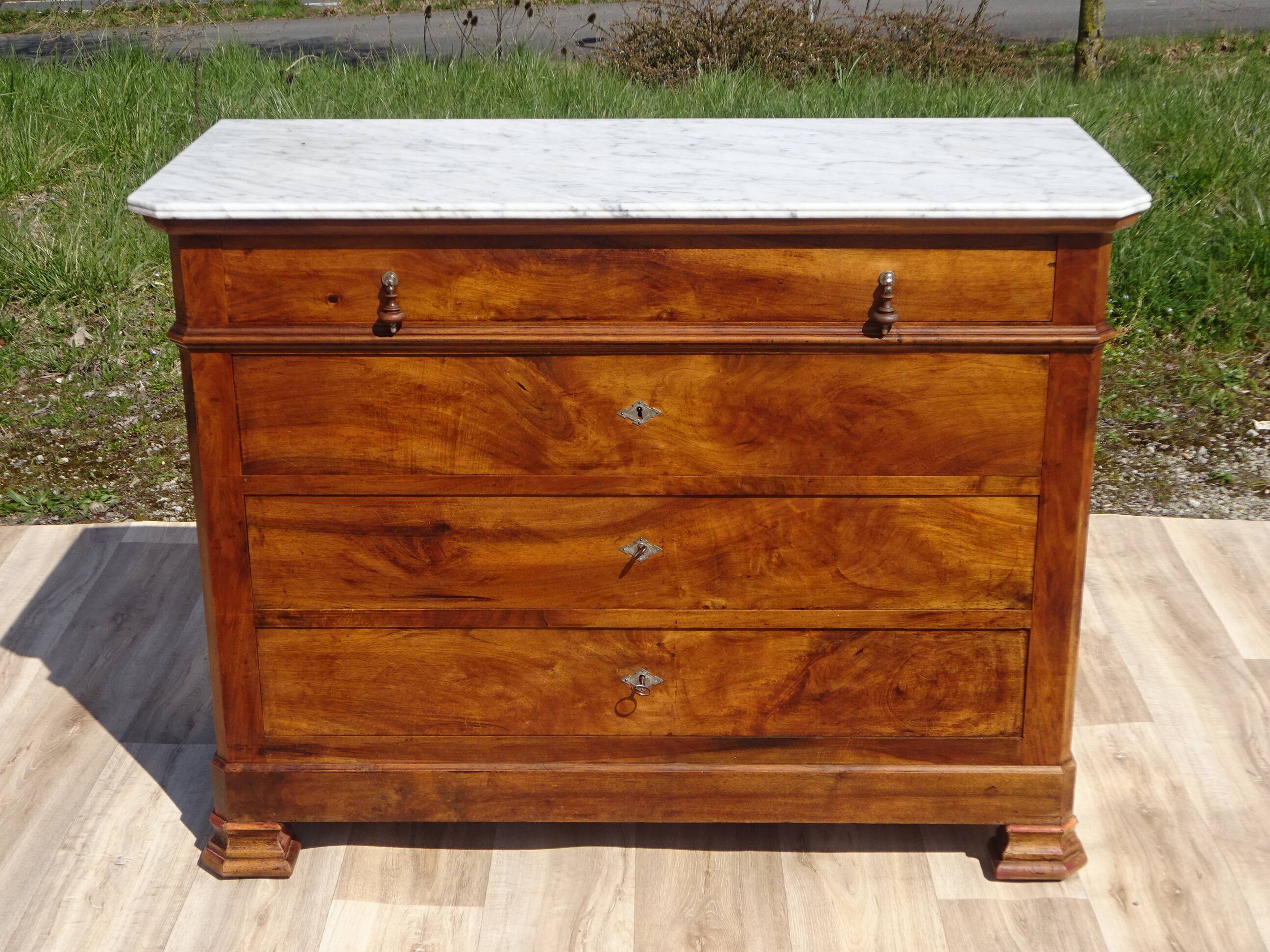Ancienne commode Louis Philippe en noyer marbre blanc
