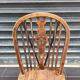 Ancienne chaise Windsor en orme massif. 