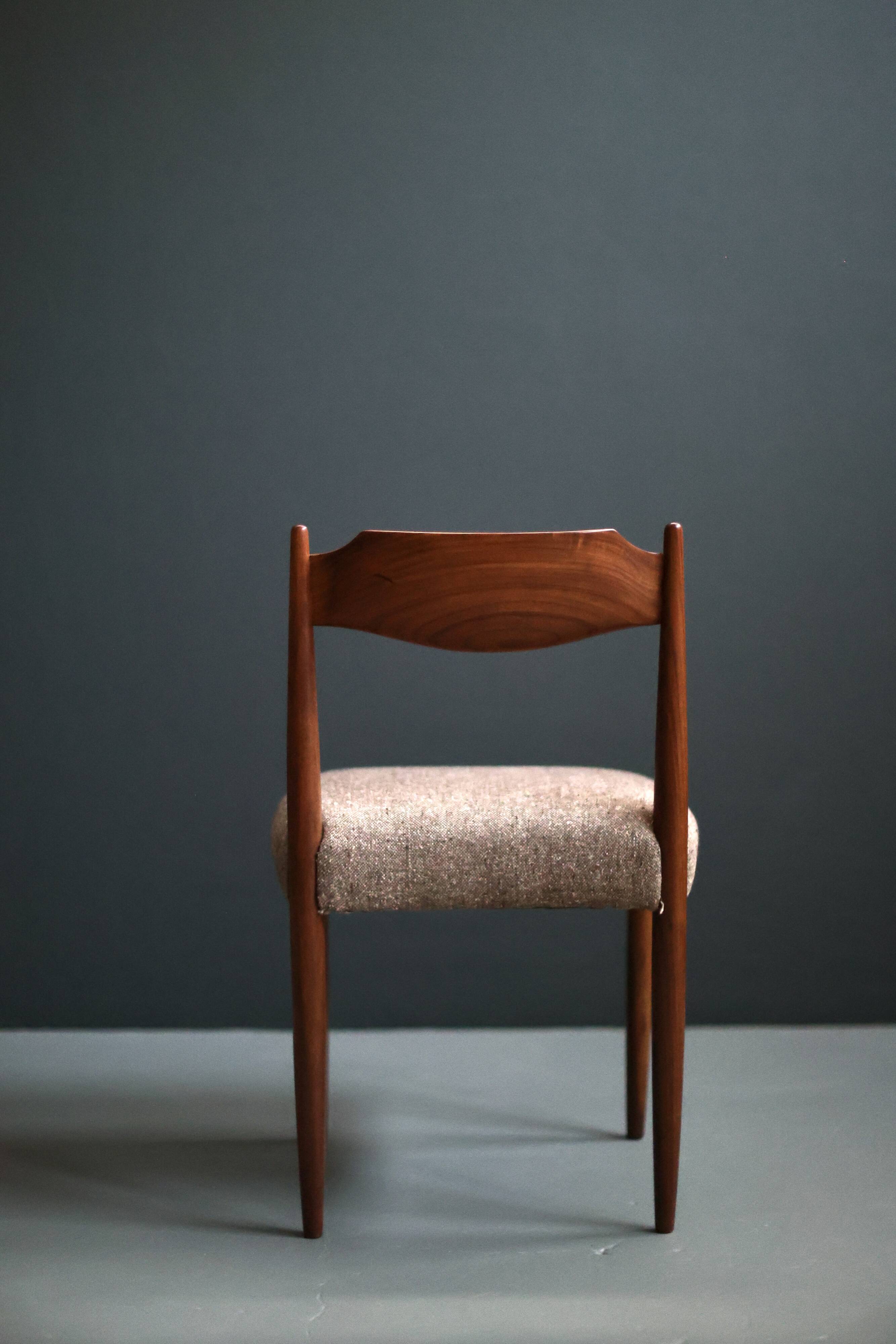 Chaises danoises du milieu du siècle