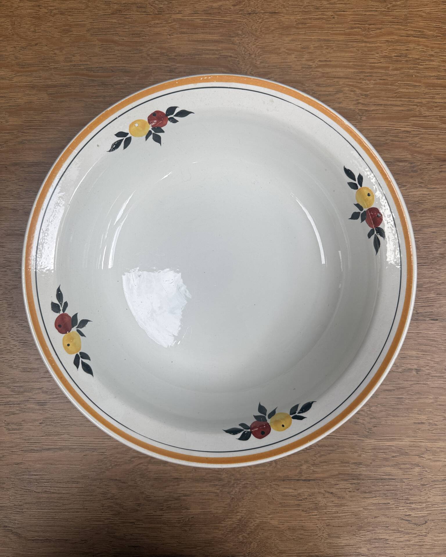 Shallow round plate Moulin des Loups, Granit model