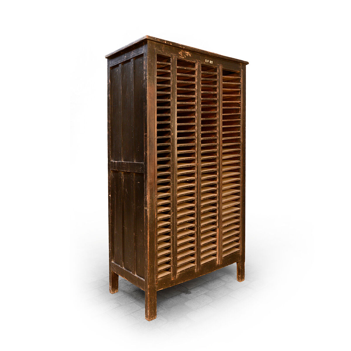 Meuble de trie postal