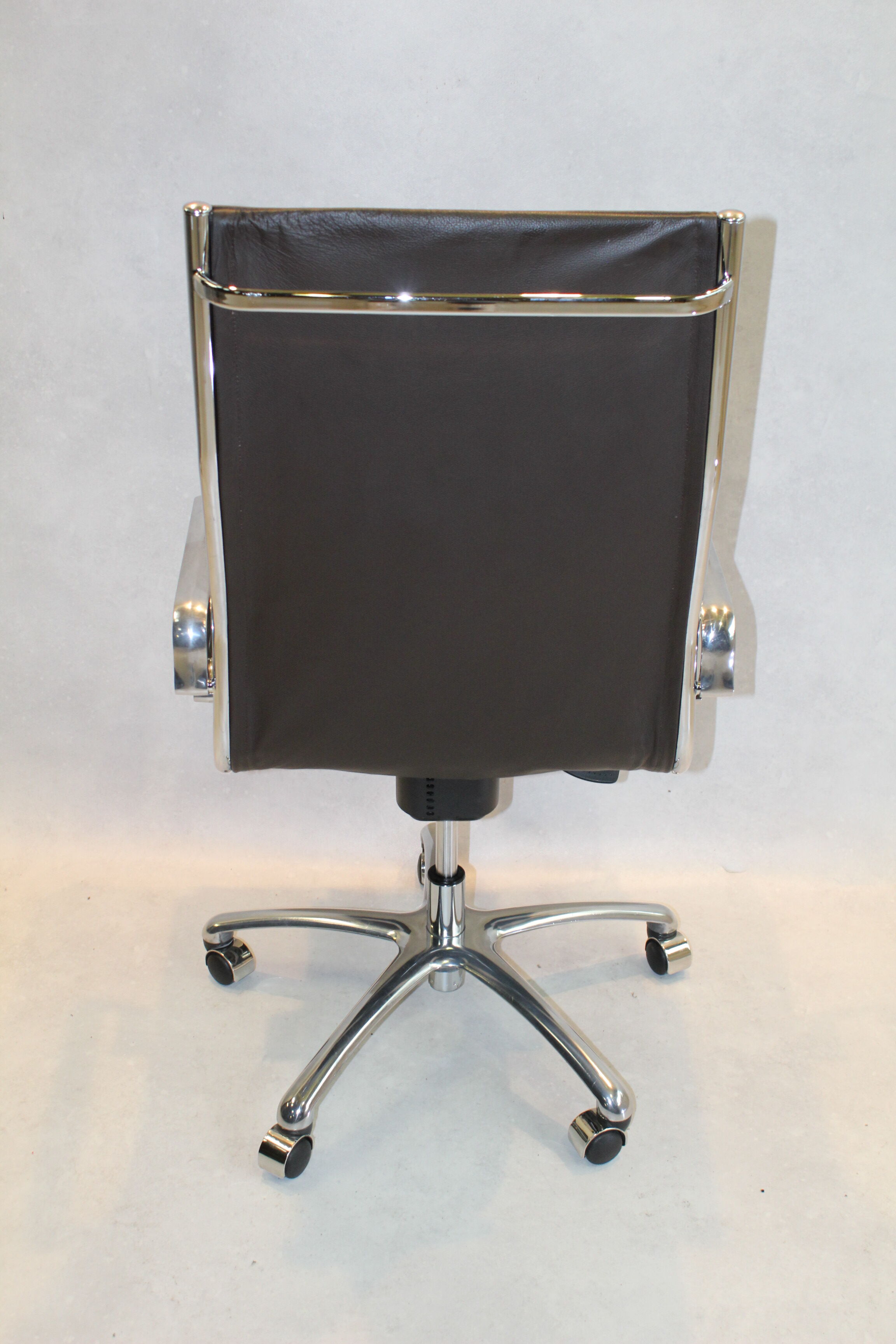 Leather and chrome office chair Luxy edition