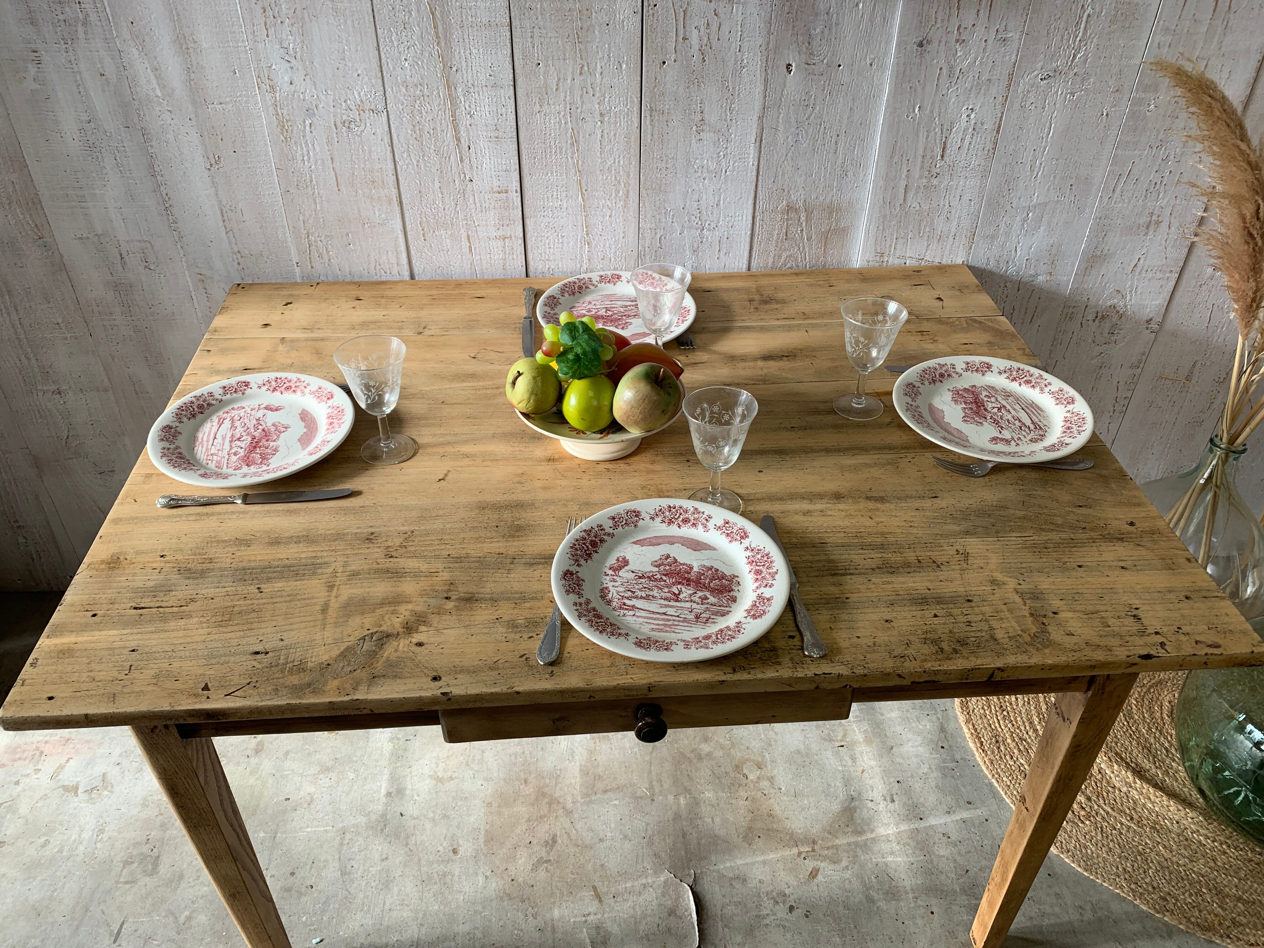 Farm table