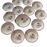12 assiettes à dessert et leur plat de service décor de fleurs des champs