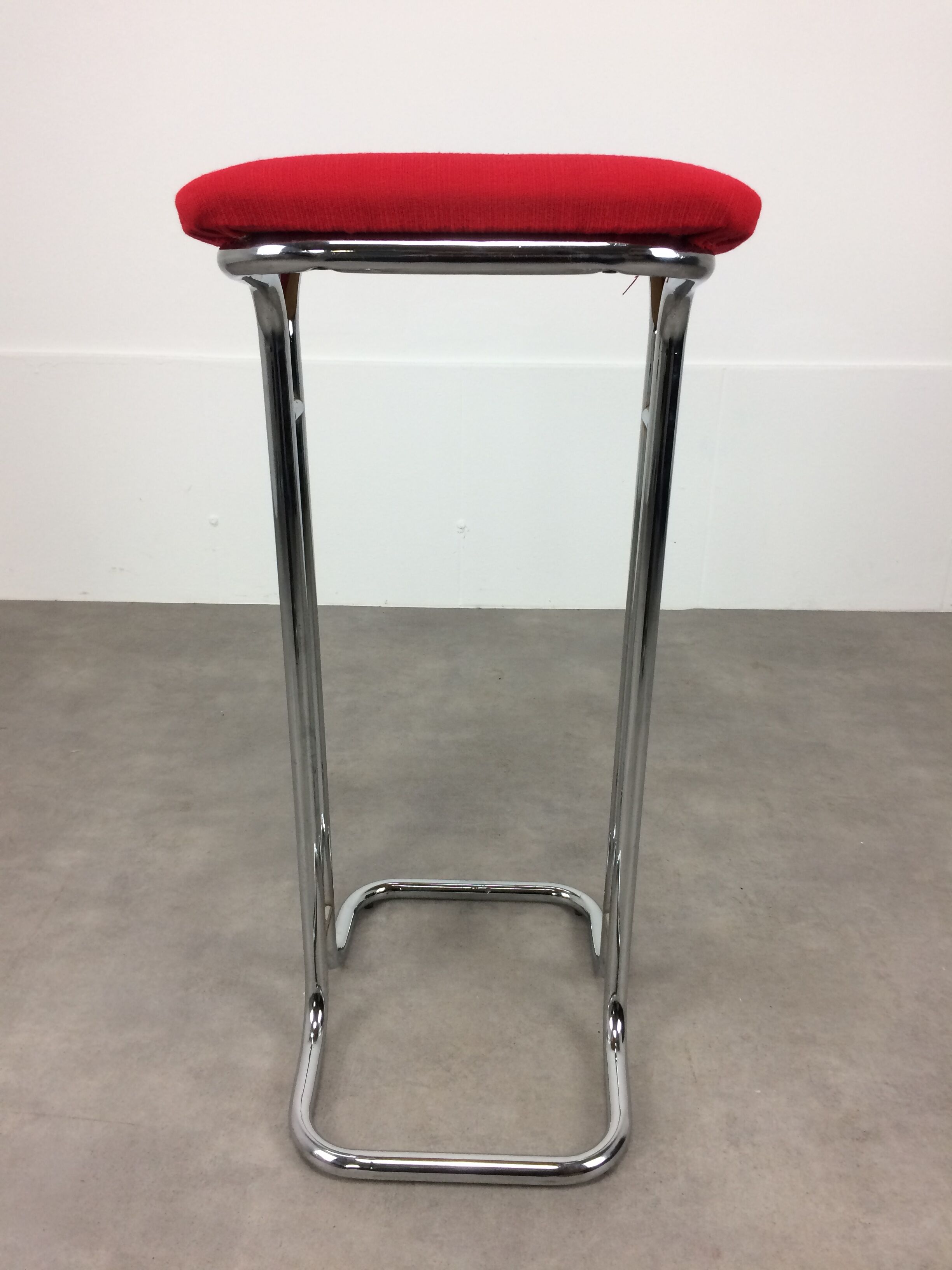 Bar stool 70's chrome and red fabric