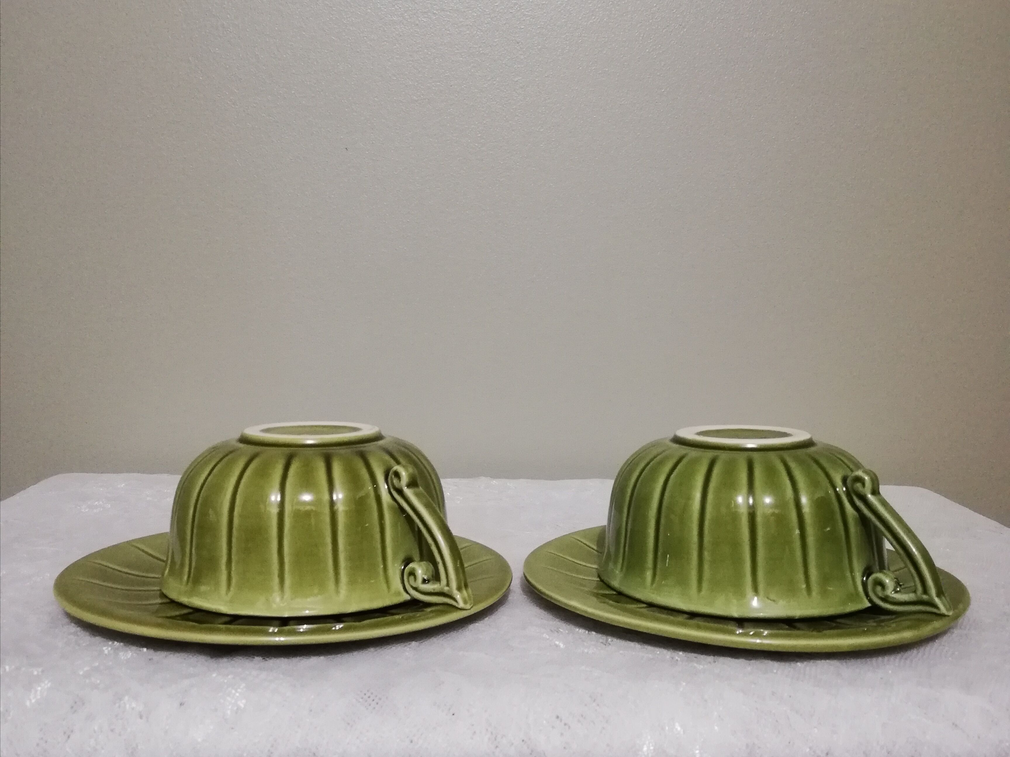 Two vintage ceramic cups Proceram
