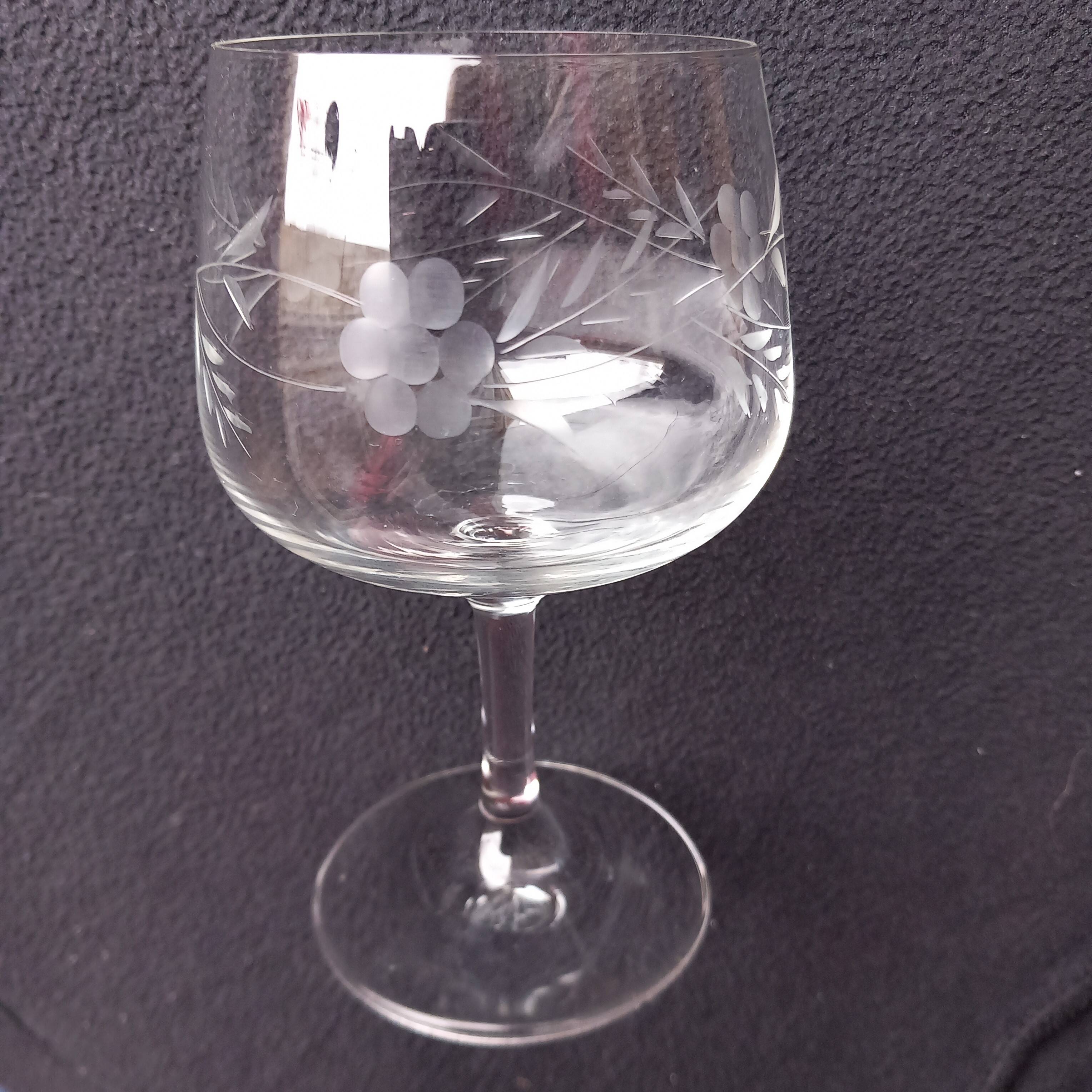 6 engraved crystal wine glasses