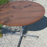 Formica round table