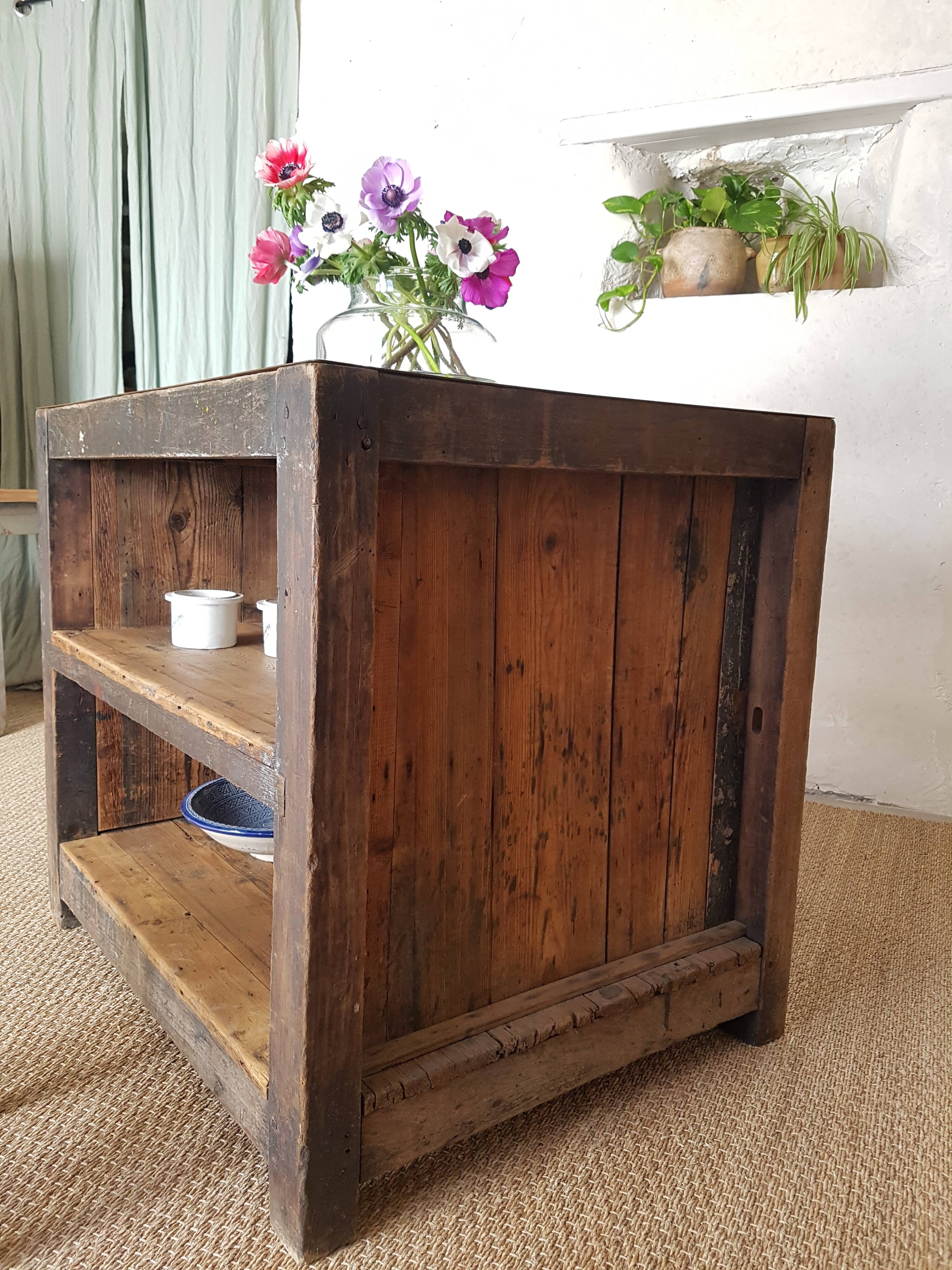 Central island old printer's marble