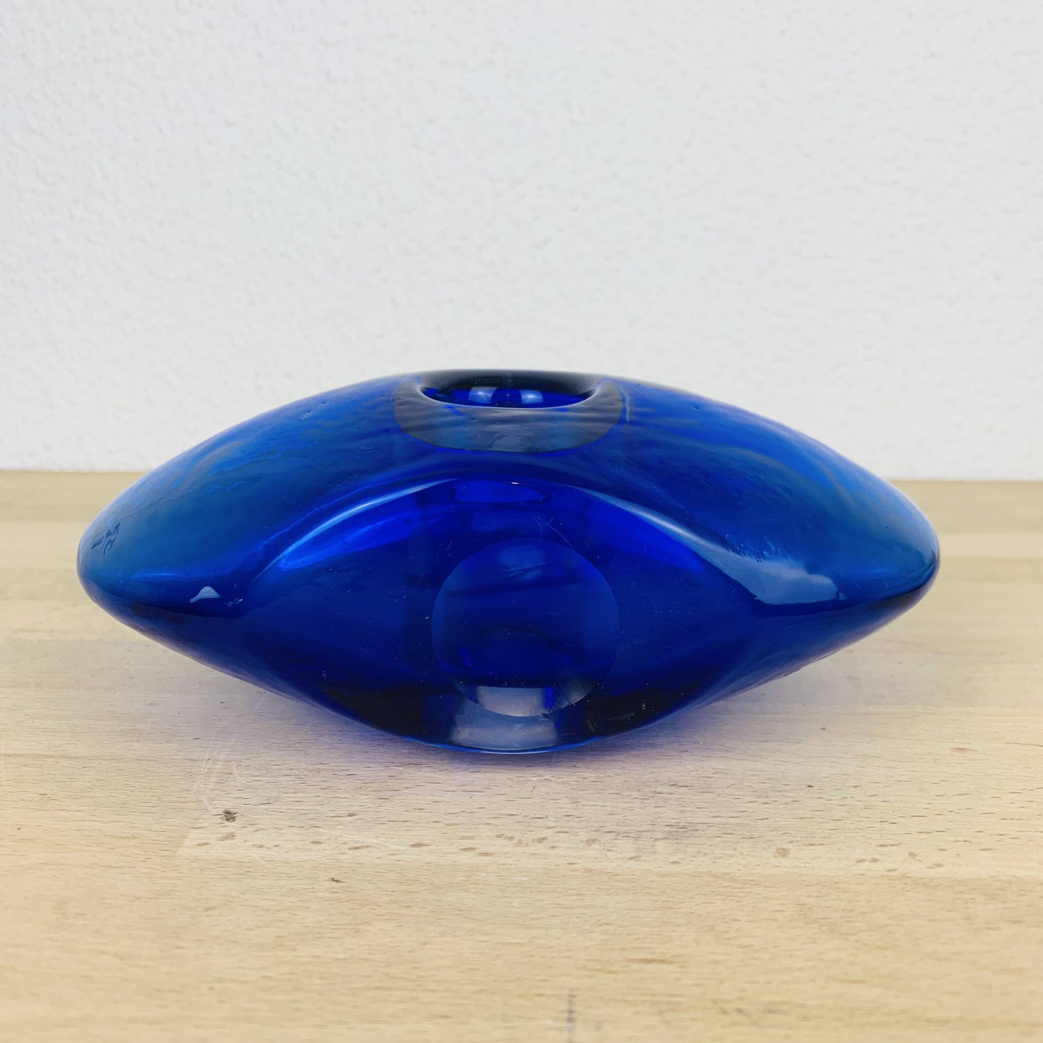 Vase lentille verre soufflé bleu