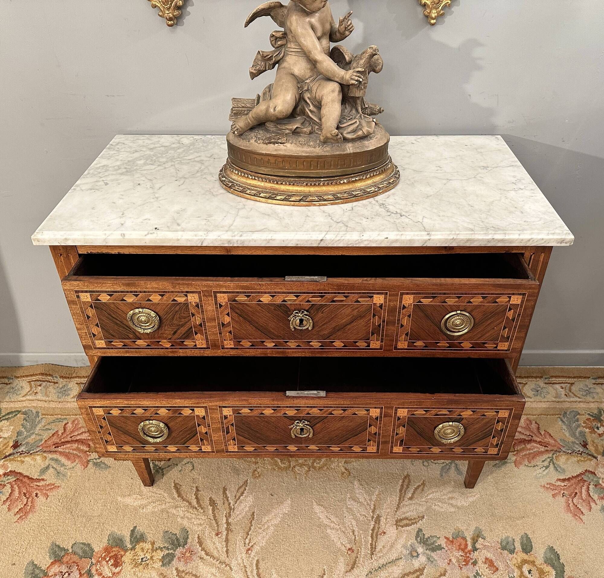 Chest of drawers in marquetry Late eighteenth century