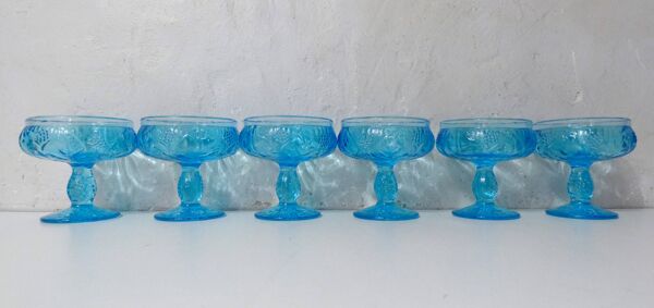 6 coupes à dessert en verre pressé bleu Portieux vintage France