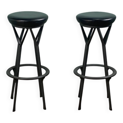 2 tabourets pivotant design Yamakado en cuir noir