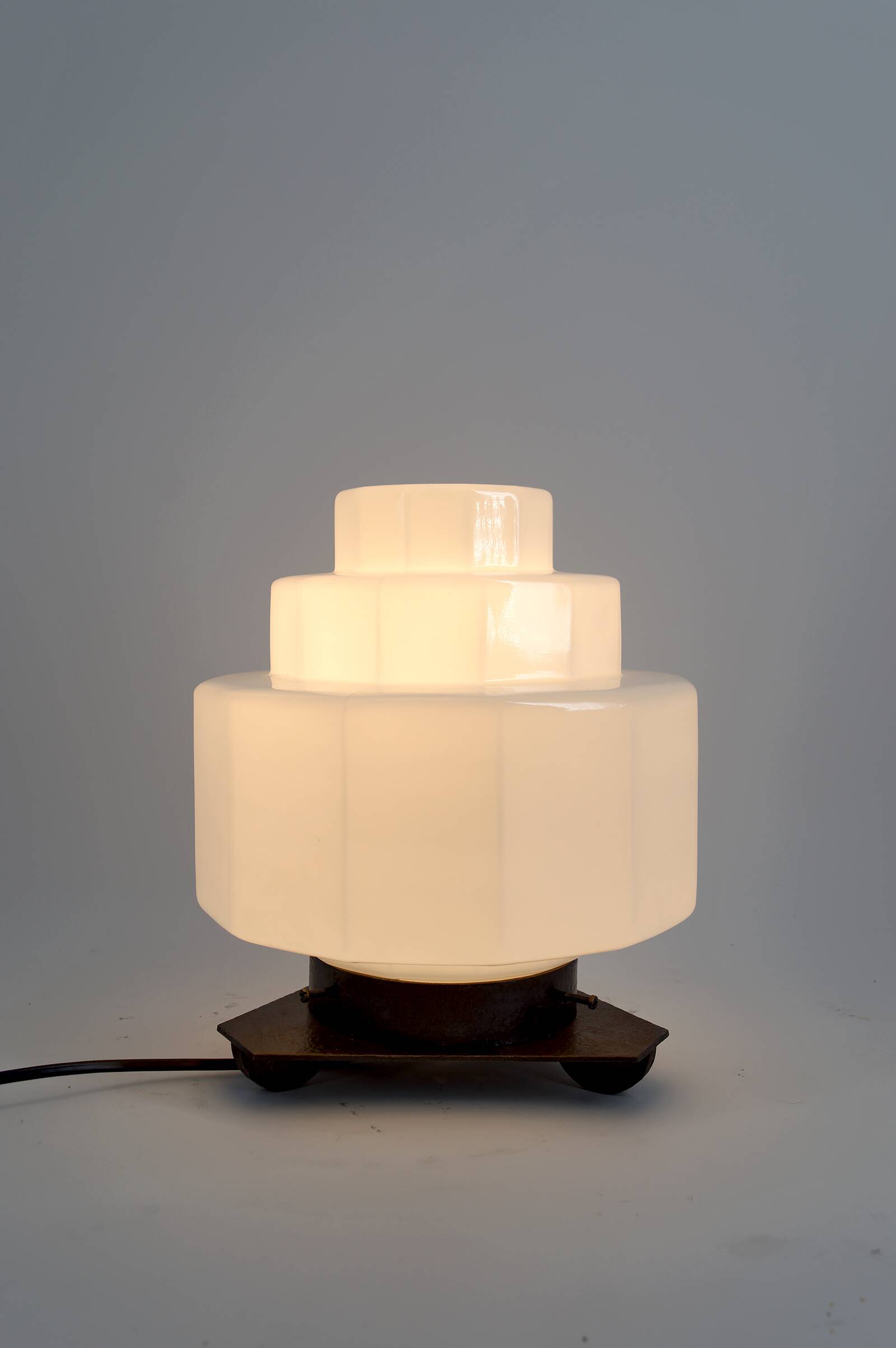 Art Deco Steamline Modern Lamp, circa 1930 – Opaline glass and wrought iron
