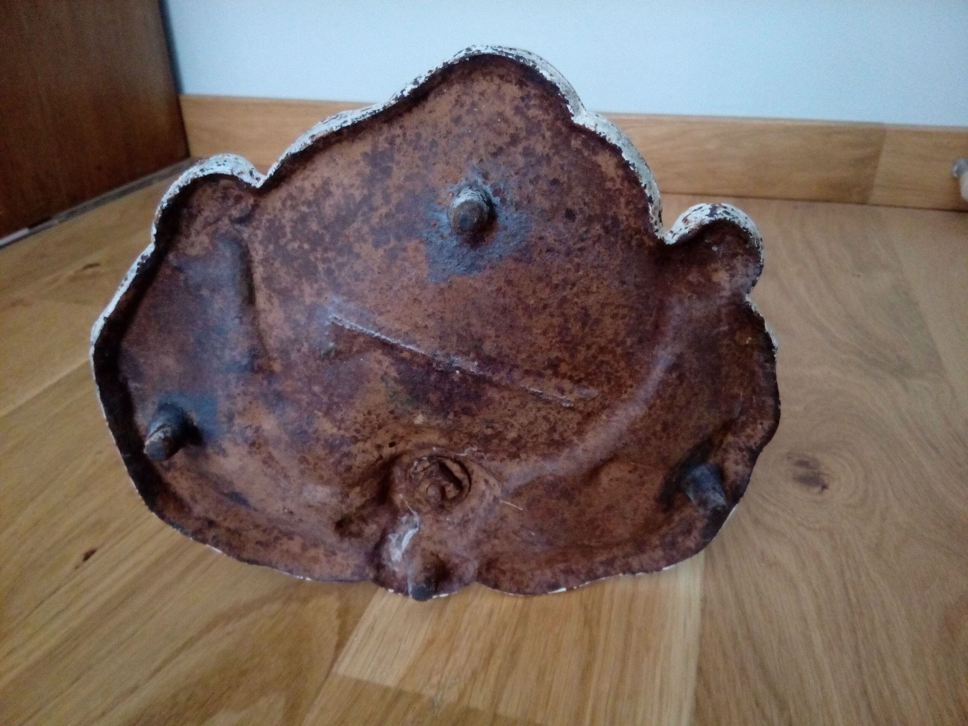 Cast iron umbrella holder