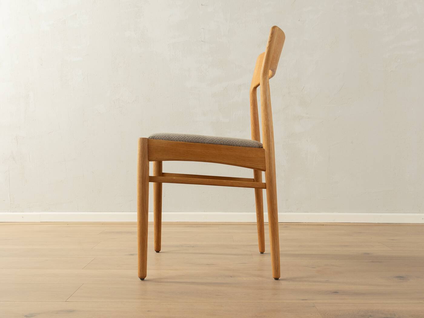 1960s dining chairs, Henning Kjærnulf