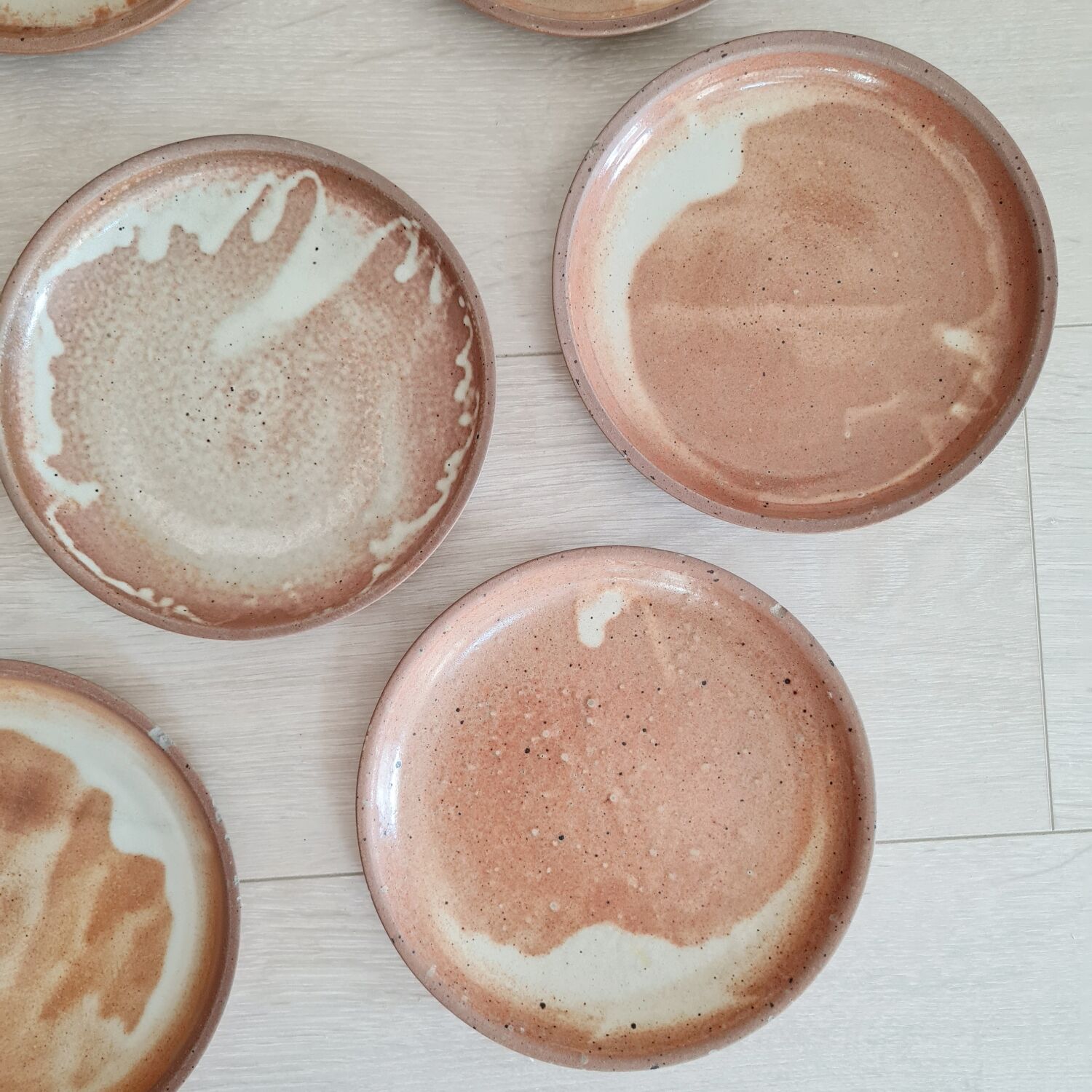 Set of 9 stoneware dessert plates