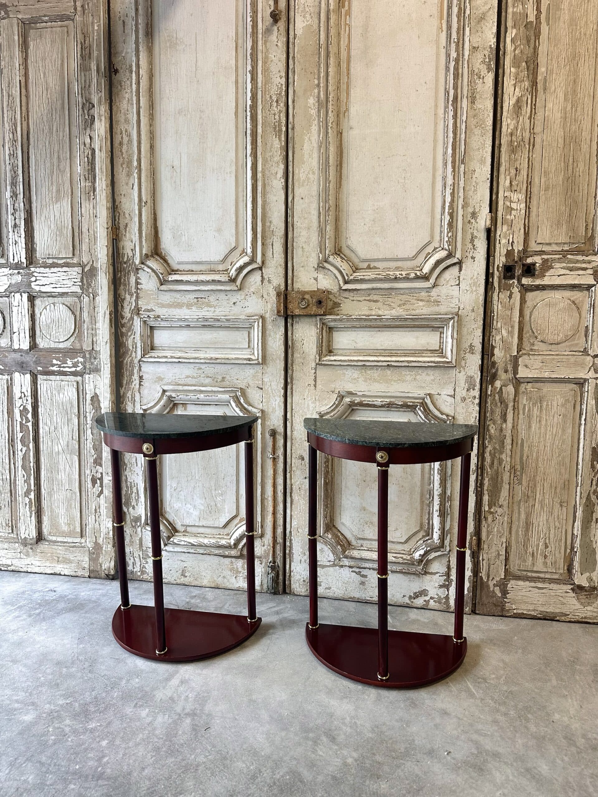 Paire de consoles demi-lune style Empire