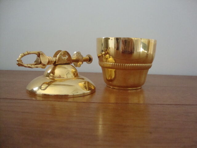 Sugar bowl and its vintage crab claw in gilded metal (2 hallmarks) vermeil or gold plated?