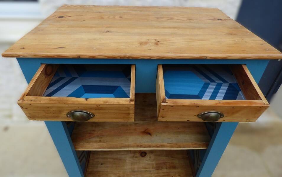 Antique Parisian style furniture with 2 solid wood drawers