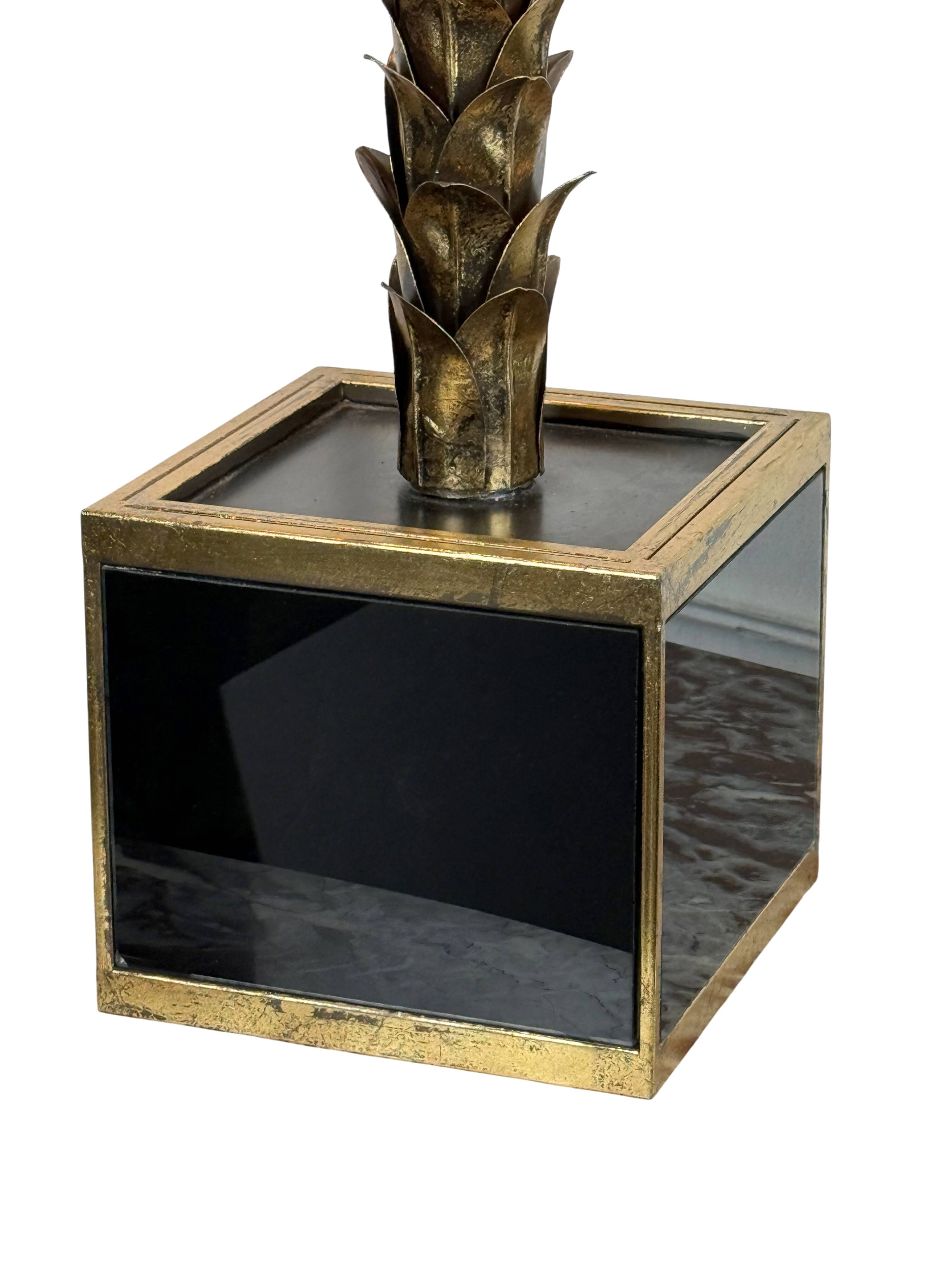 Lampe palmier en metal doré avec socle en plaque de verre style année 70