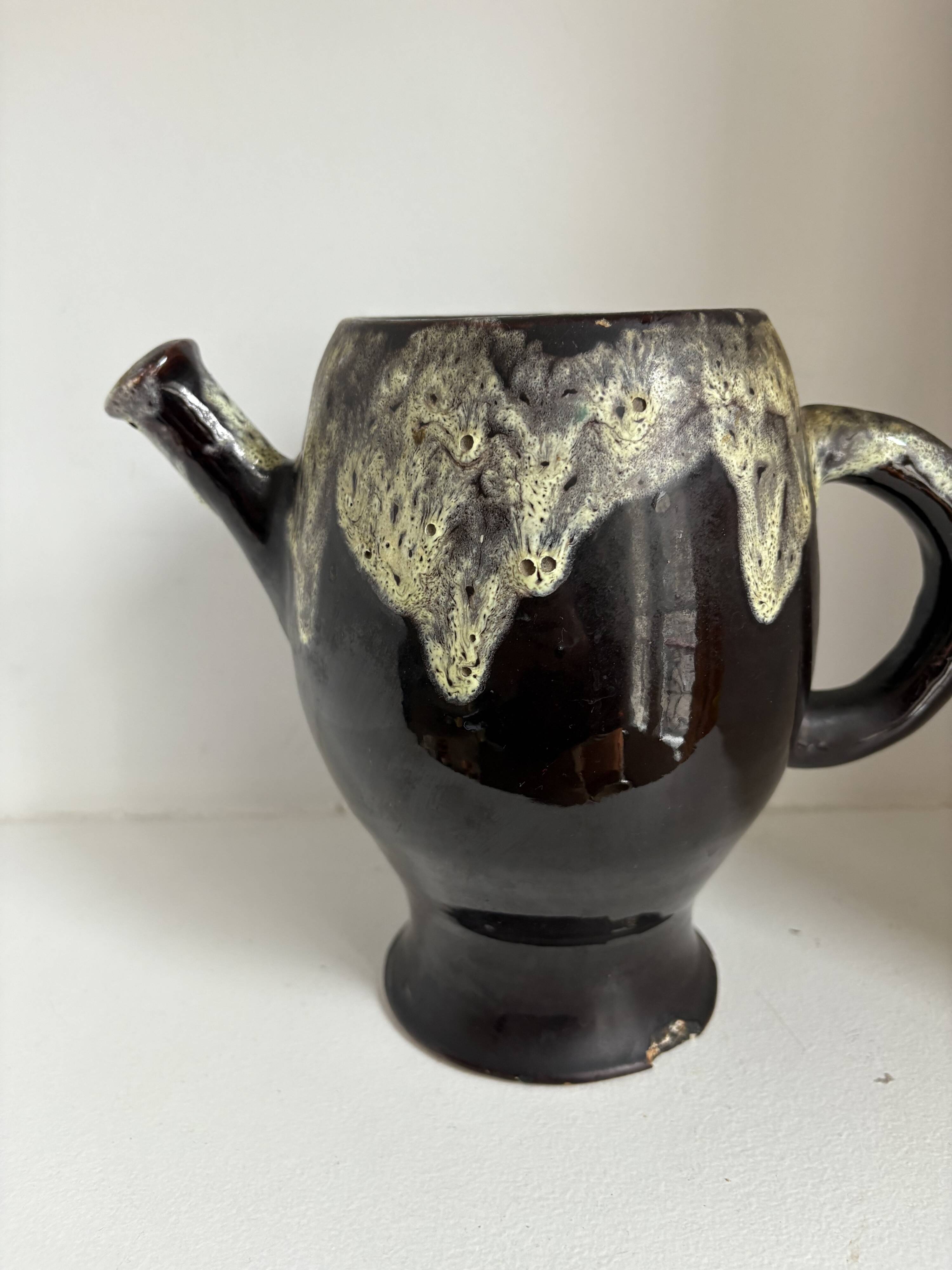 Set of 16 decorative items