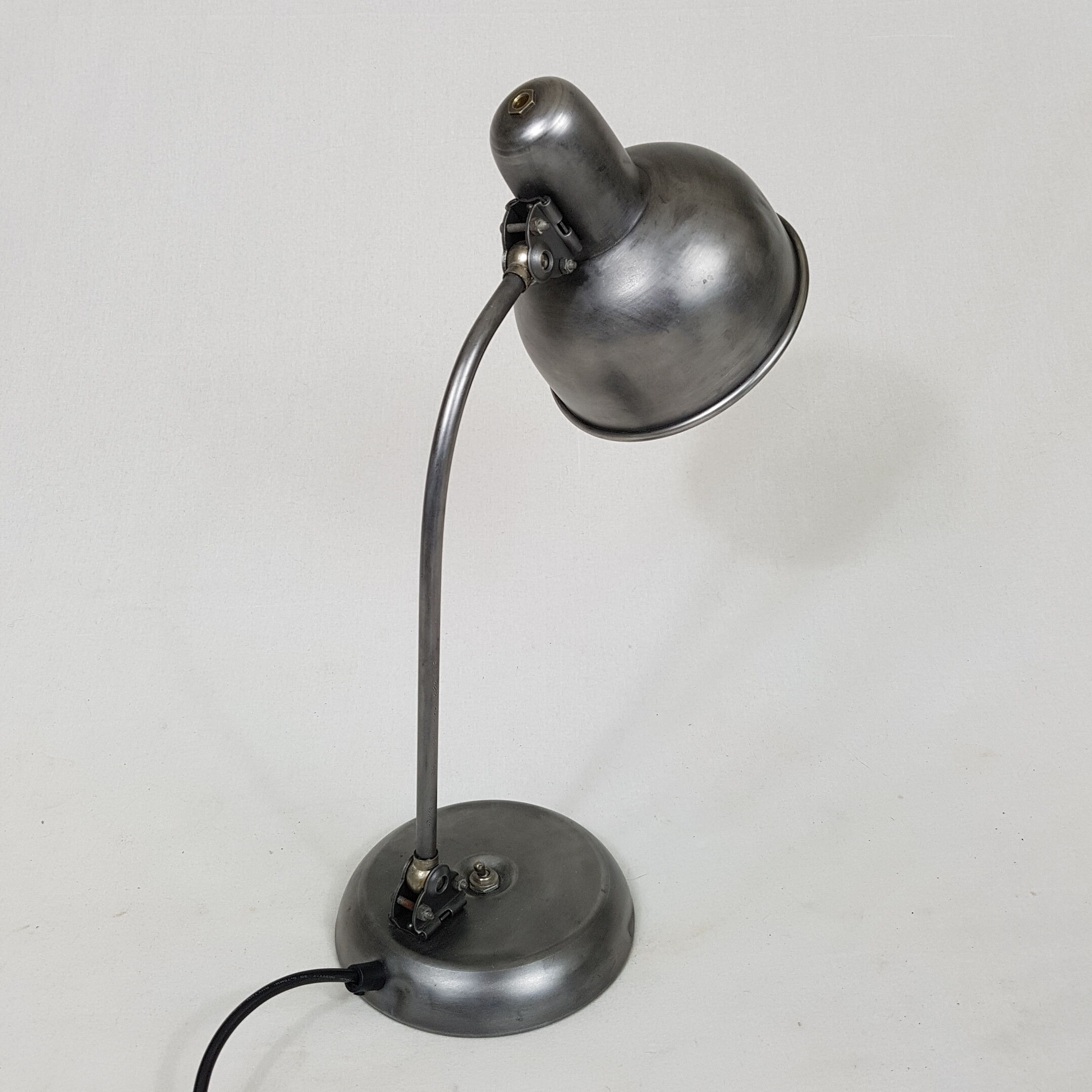 Lamp office hinged patella finish graphite