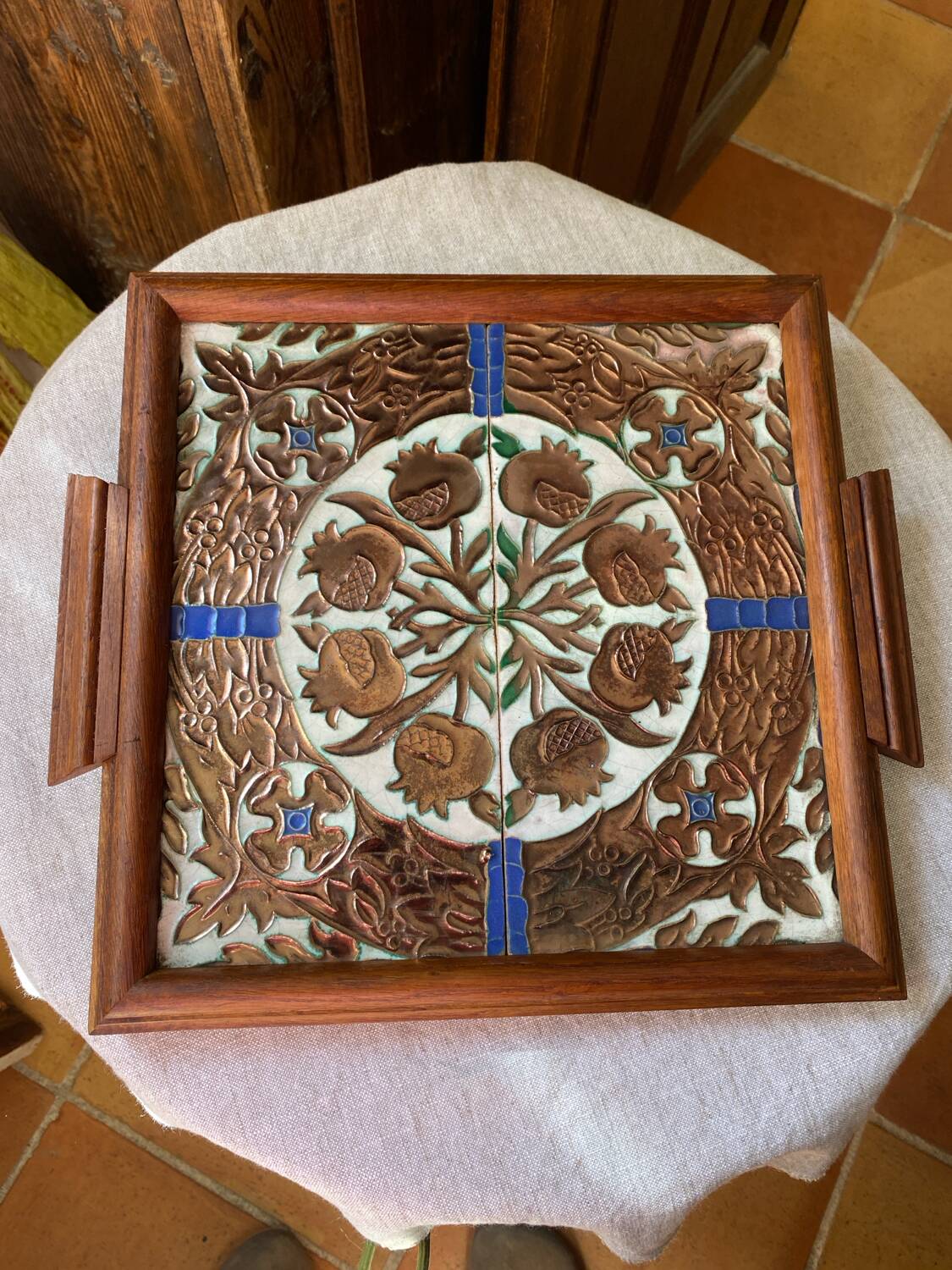 Plateau espagnole antique en céramique et bois