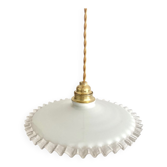 Suspension vintage opaline crénelée