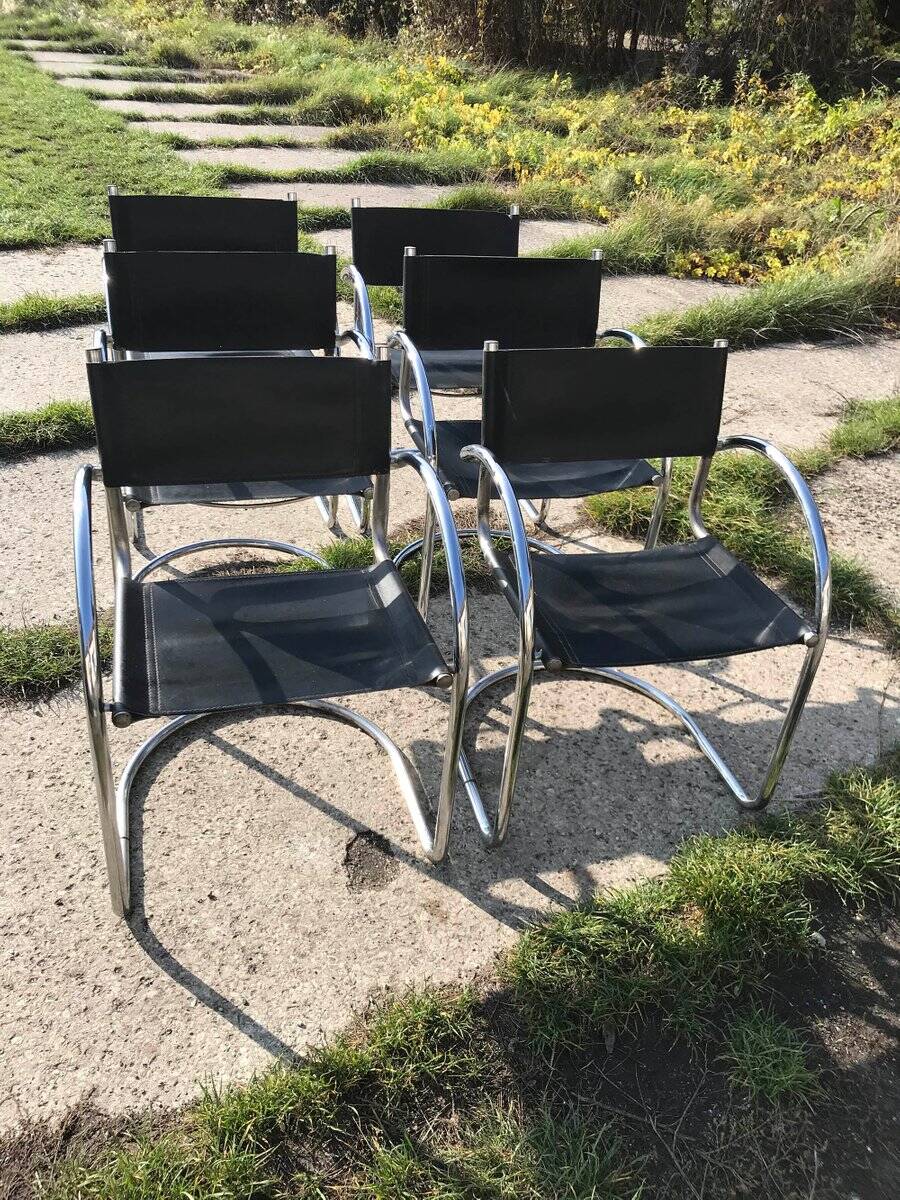 Set of 6 black Bauhaus cantilever chairs in chrome, Italy 1970s.