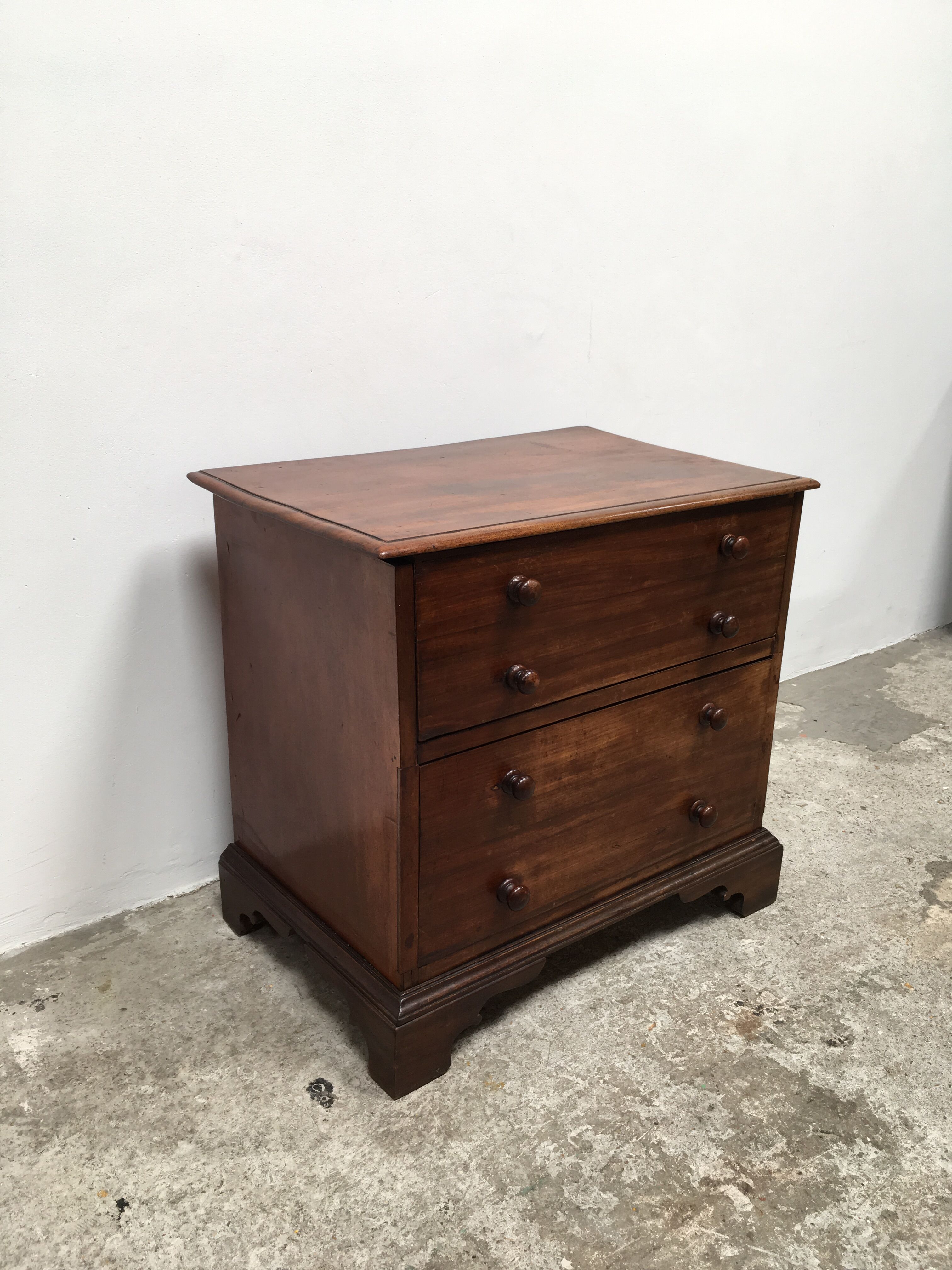 Dresser chest military siege