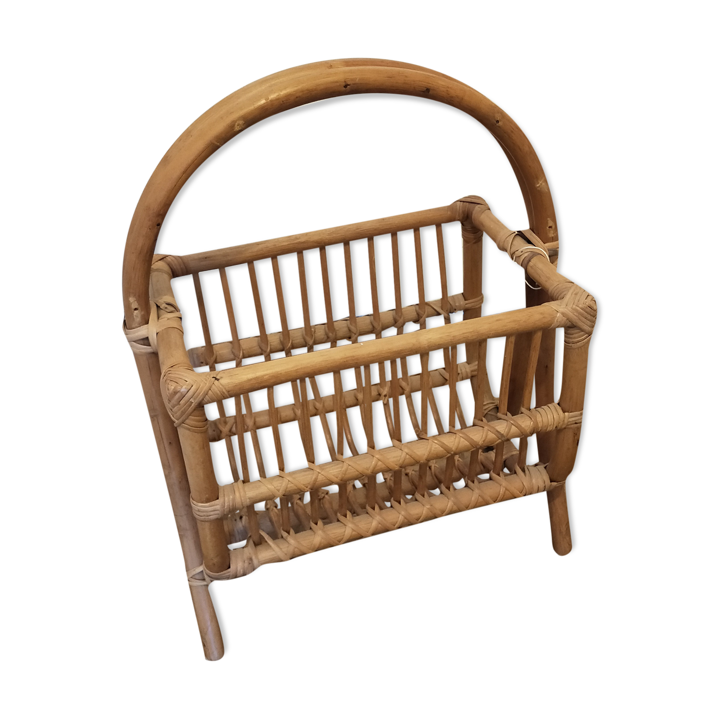 Rattan magazines rack