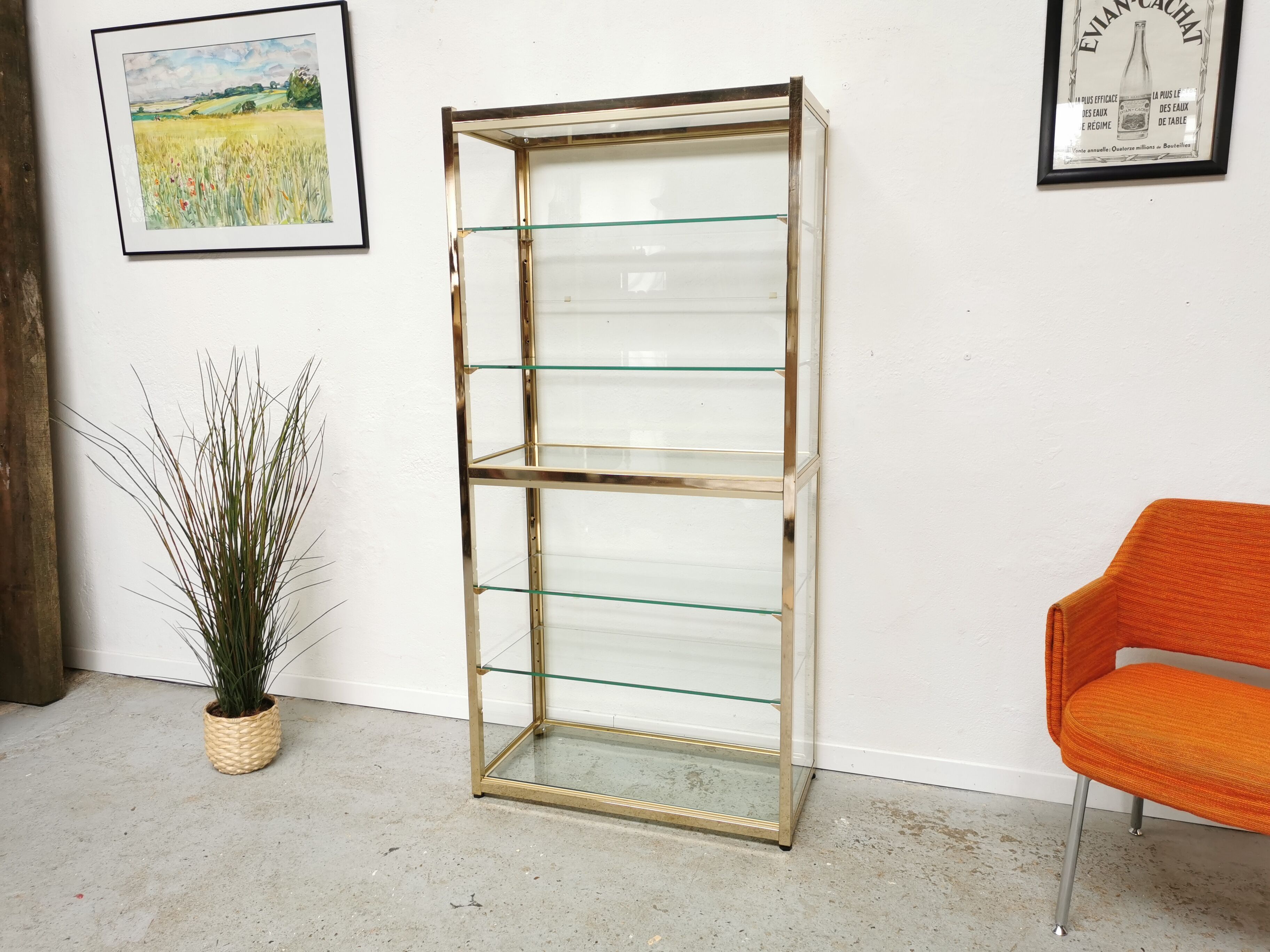 Vitrine laiton étagère verre design 1970