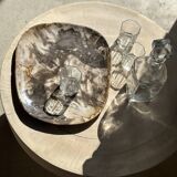 Very large pocket or dish in petrified wood