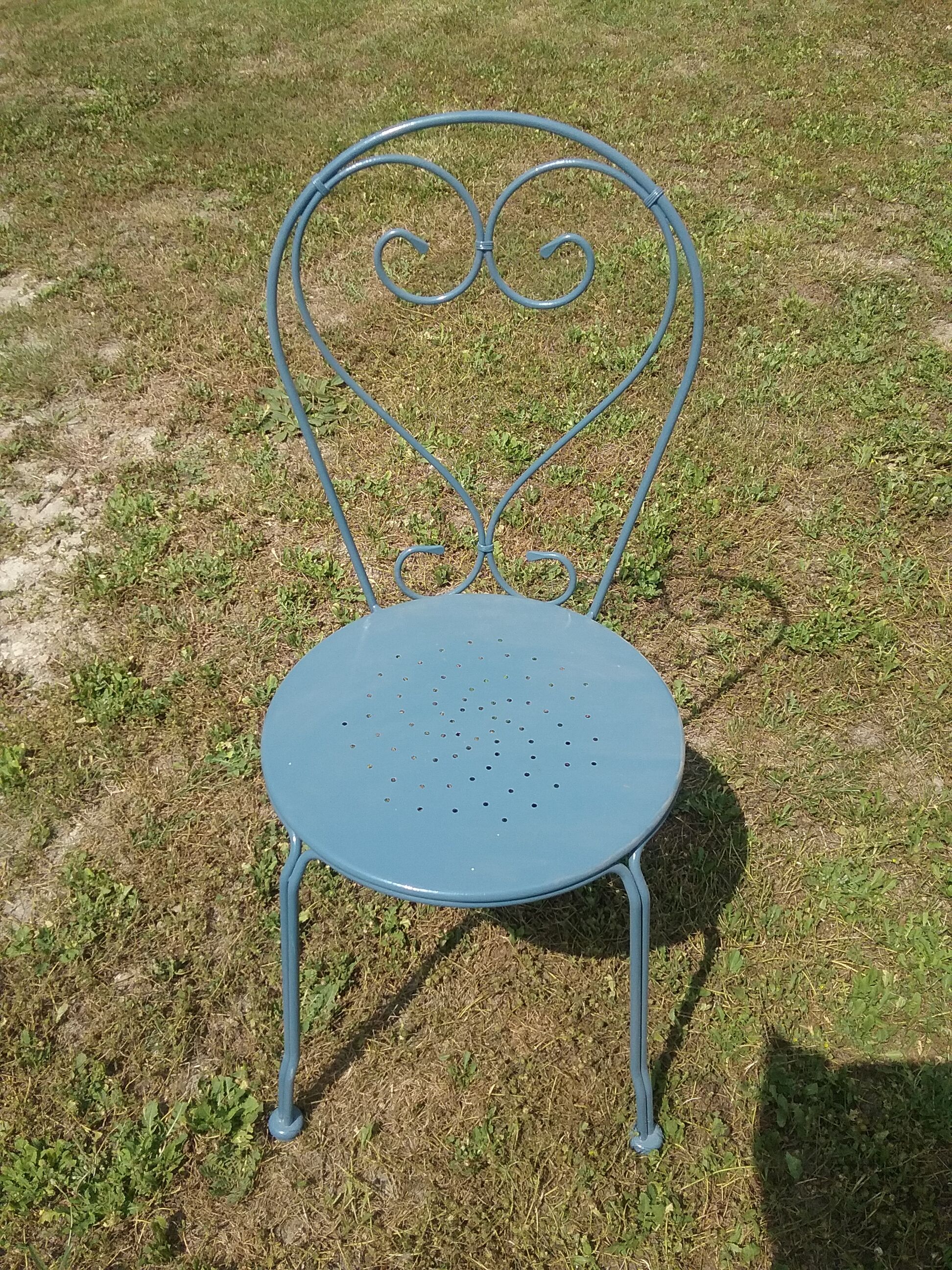 Salon de jardin en fer forgé bleu