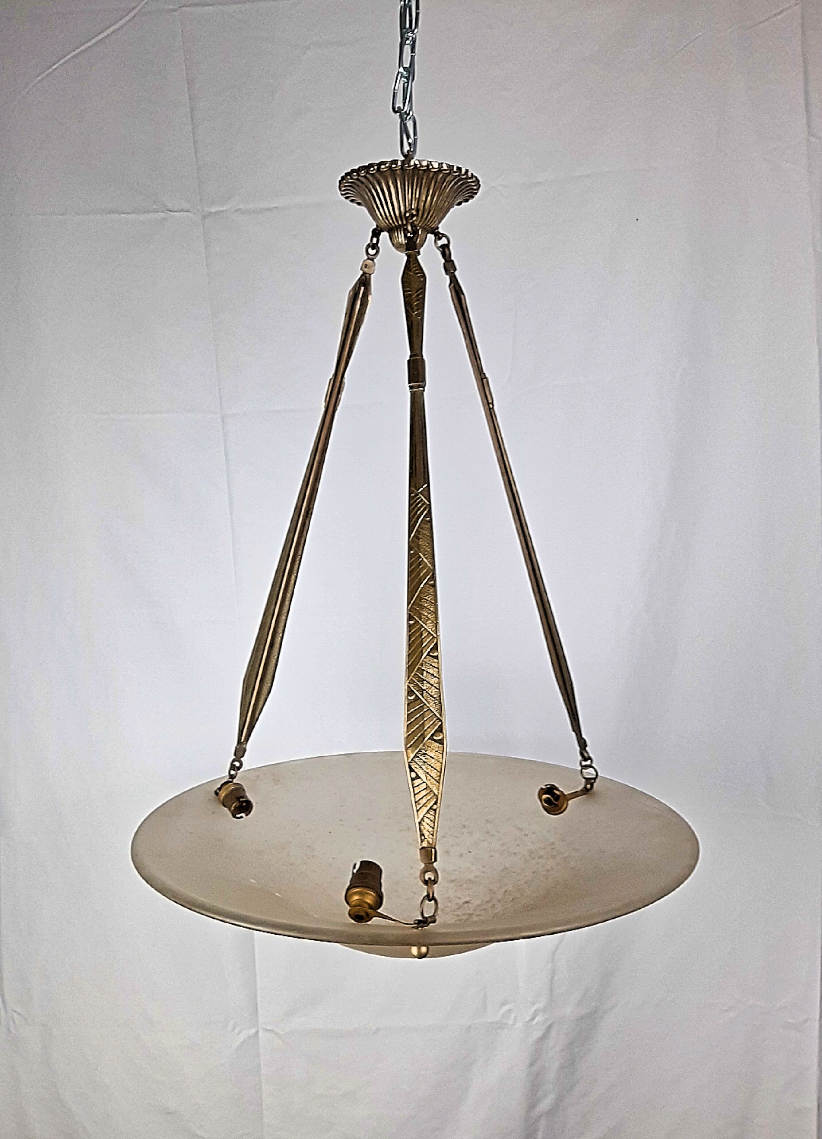 Suspension de schneider france vasque de 50cm monture en bronze