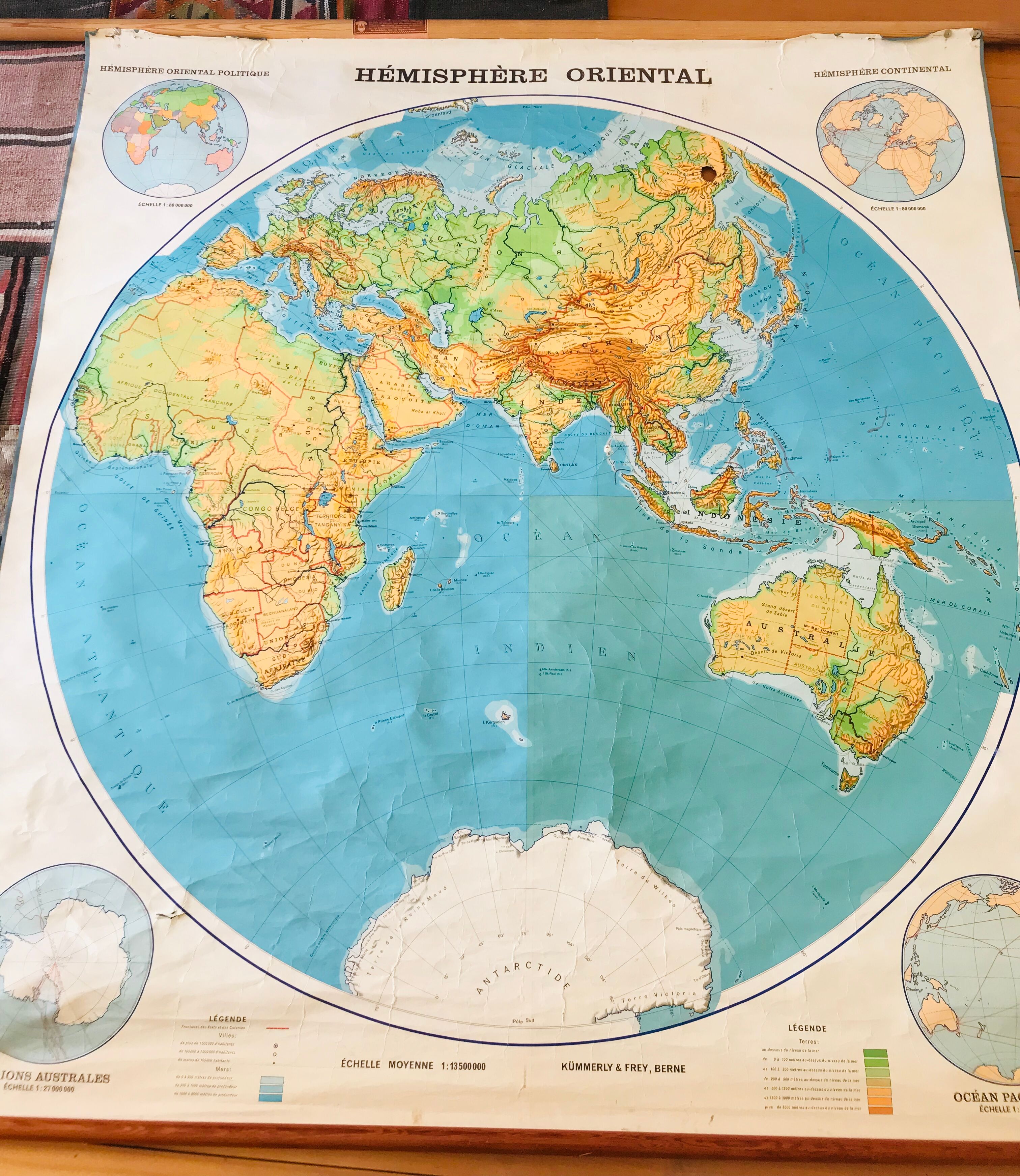 Carte d'école vintage du Hemisphere Oriental