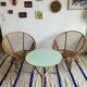 Table basse vintage en rotin relookée